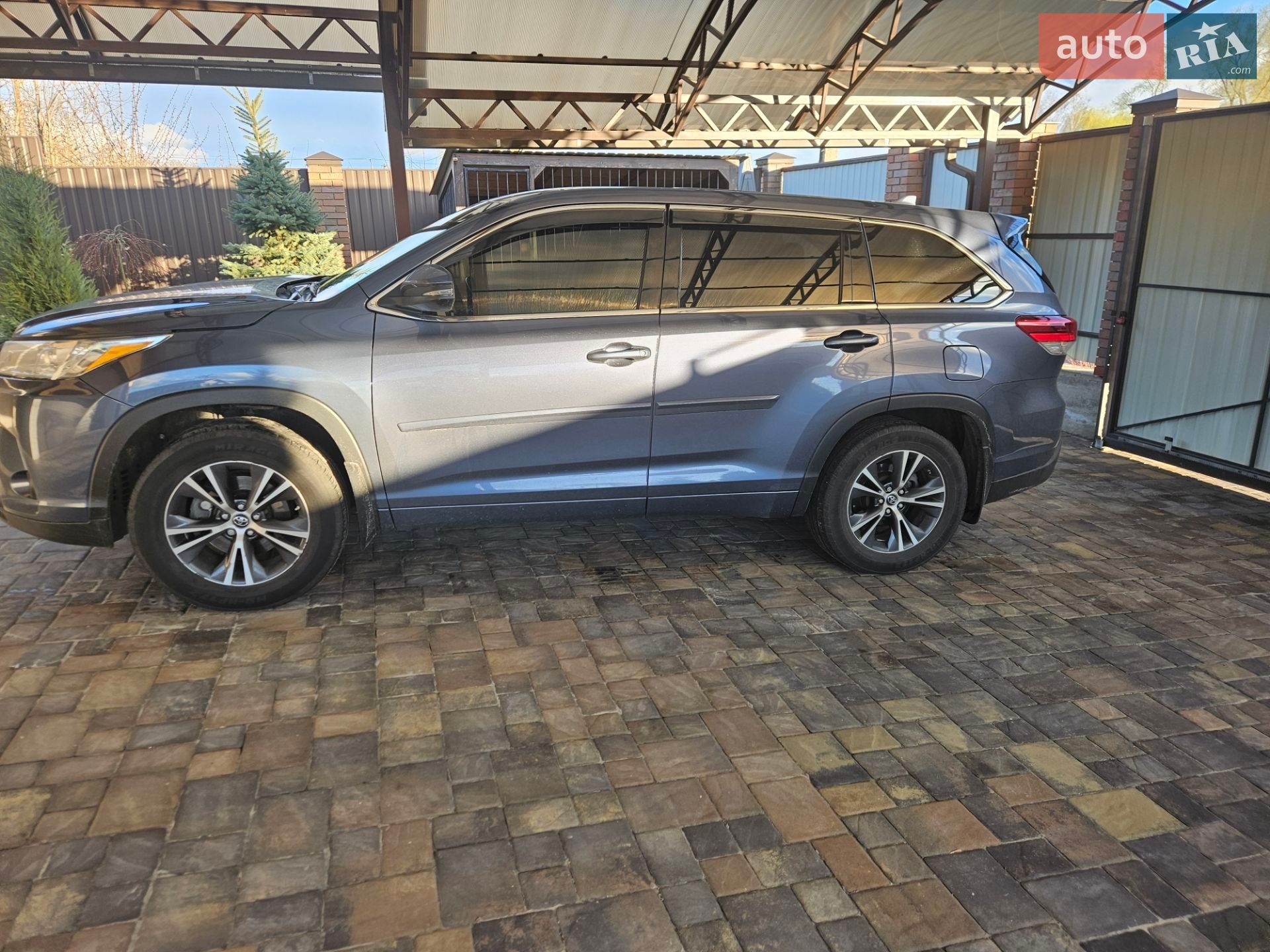 Toyota Highlander 2017 VIN 5TDBZRFH4JS811766 фото оголошення 5 з 27