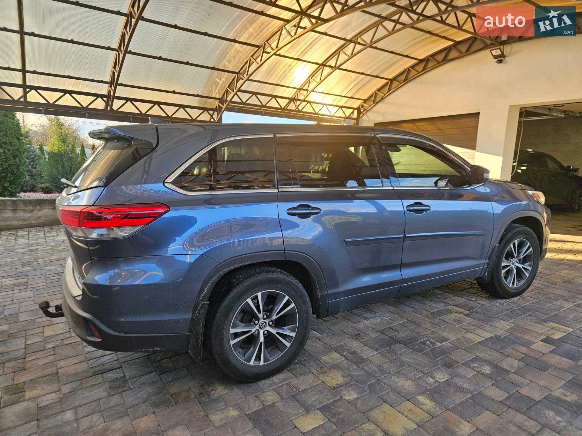 Toyota Highlander 2017 VIN 5TDBZRFH4JS811766 фото оголошення 8 з 27