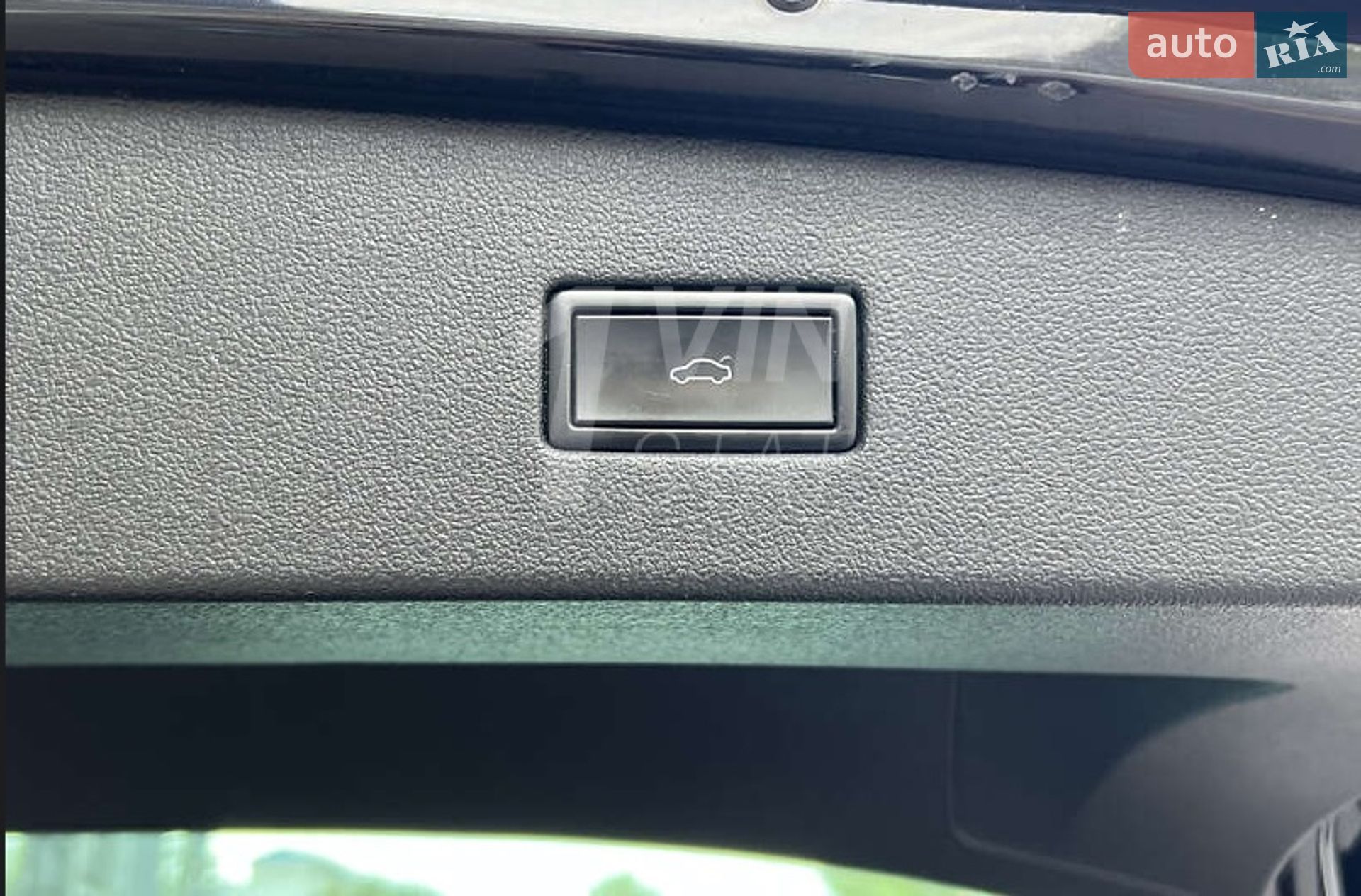 Volkswagen Tiguan 2018 VIN WVGZZZ5NZKM020601 фото оголошення 18 з 23
