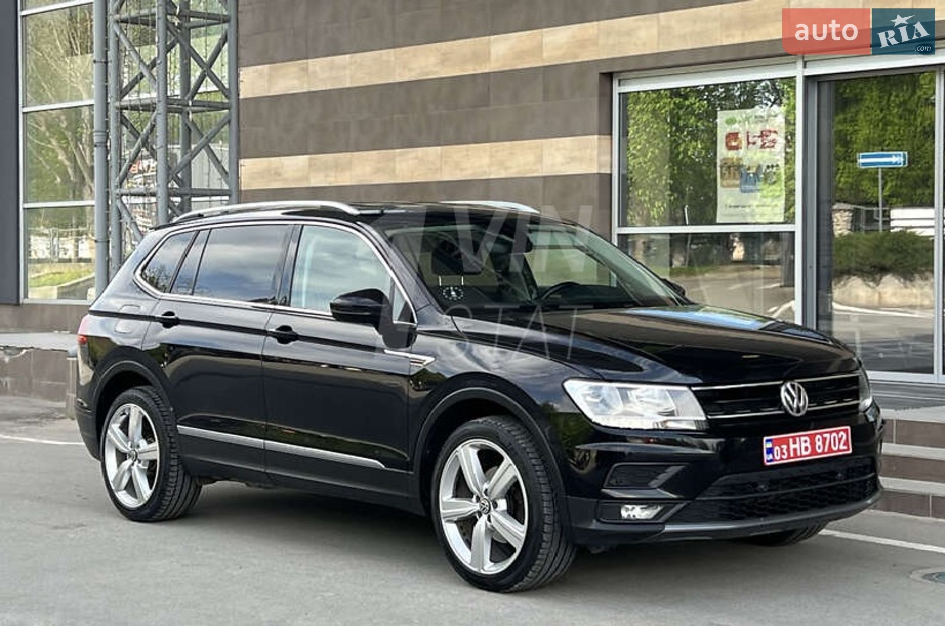 Volkswagen Tiguan 2018 VIN WVGZZZ5NZKM020601 фото оголошення 6 з 23