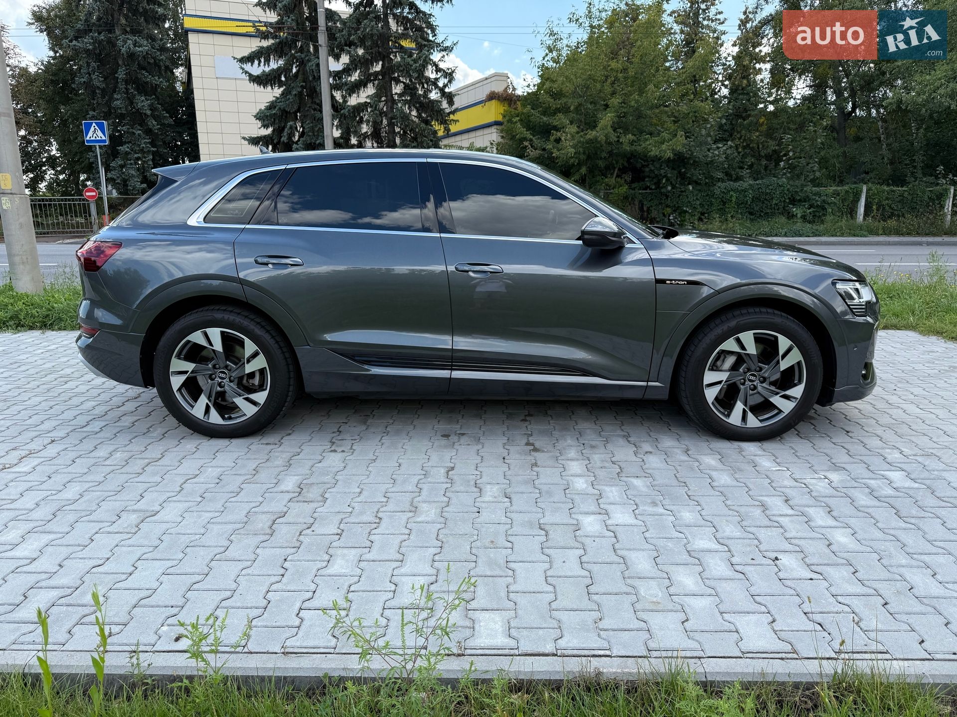 Audi e-tron 2021 VIN WAUZZZGEXNB006920 фото оголошення 14 з 42