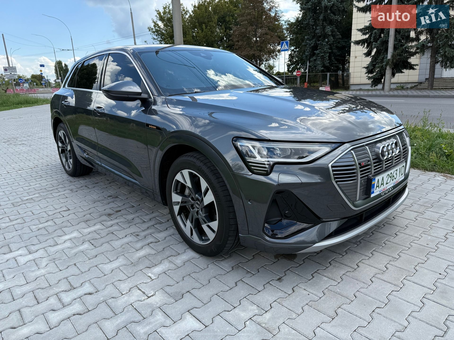 Audi e-tron 2021 VIN WAUZZZGEXNB006920 фото оголошення 3 з 42