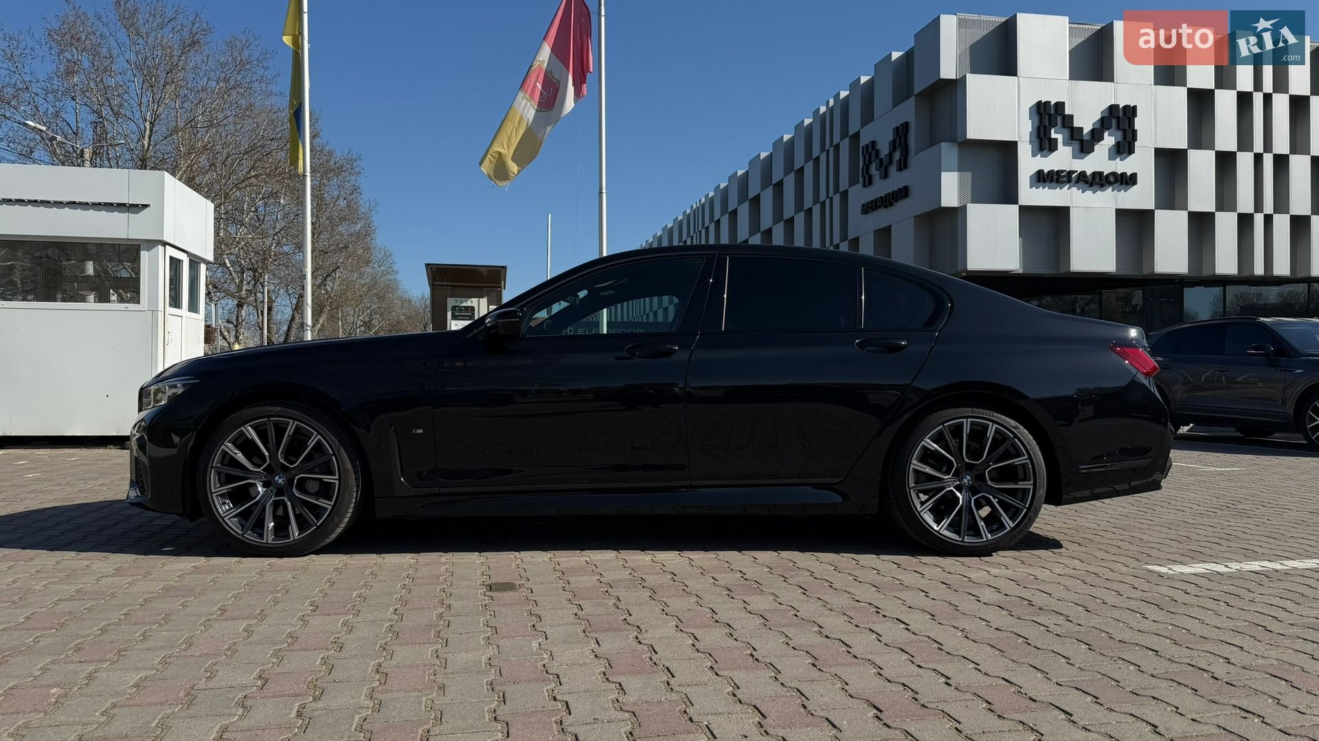 BMW 7 Series 2022 VIN WBA7R01030CK33949 фото оголошення 10 з 27