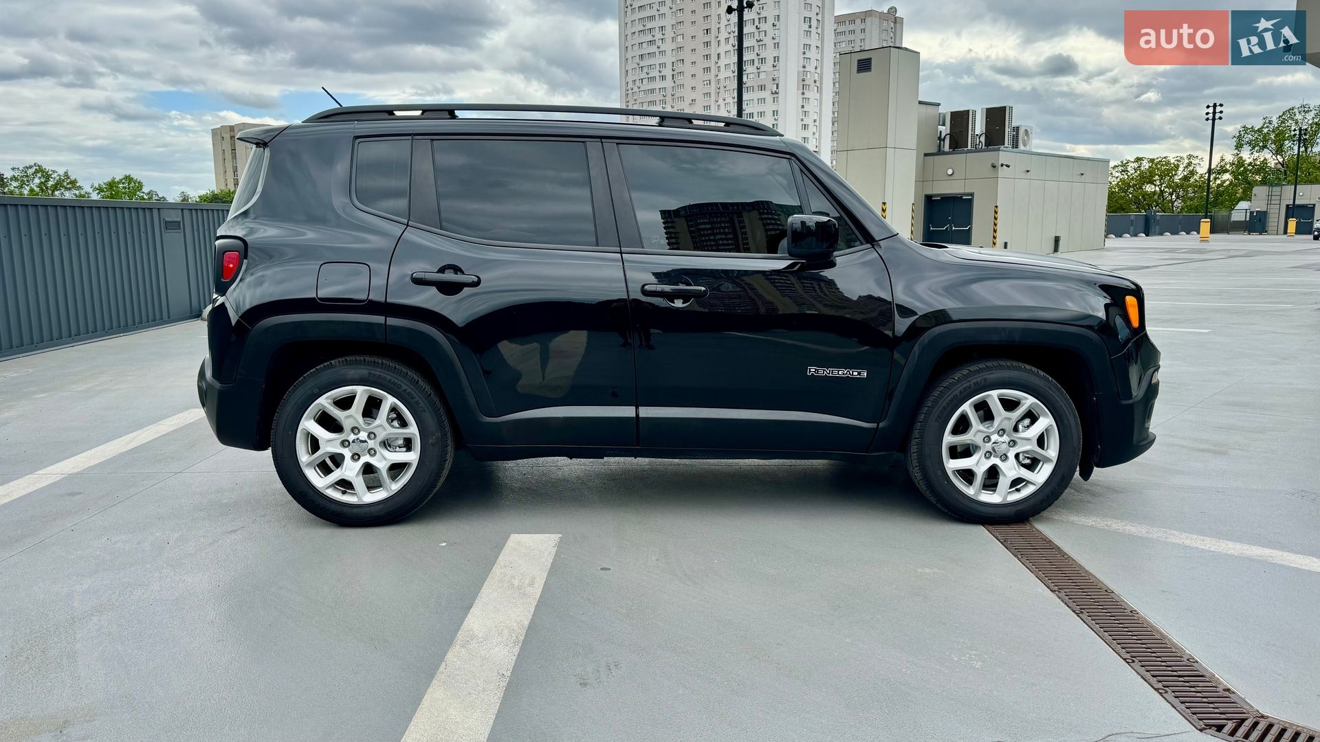Jeep Renegade 2016 VIN ZACCJABB8HPE91471 фото оголошення 8 з 12