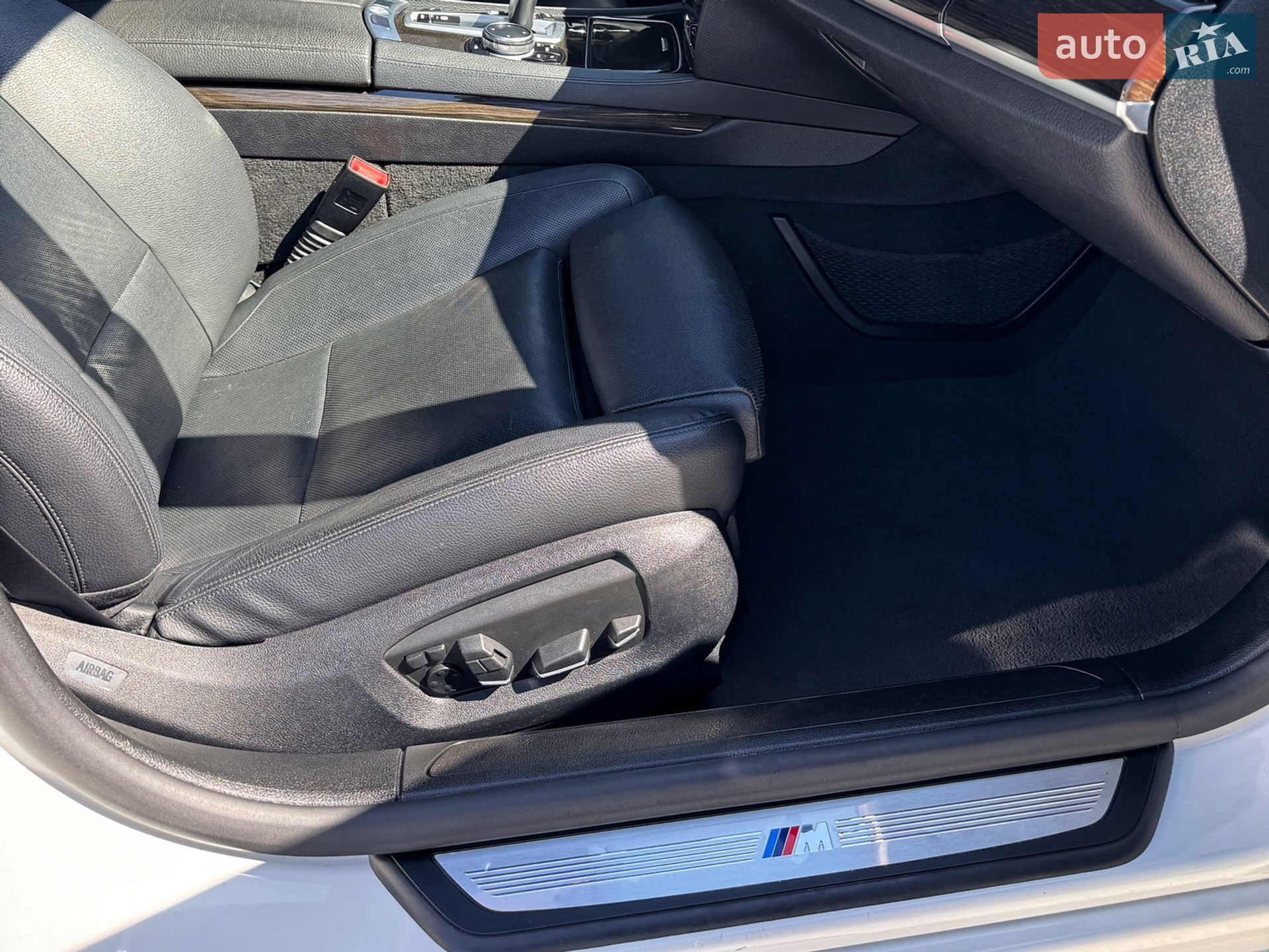 BMW 7 Series 2014 VIN WBAYA6C50FD826971 фото оголошення 15 з 41