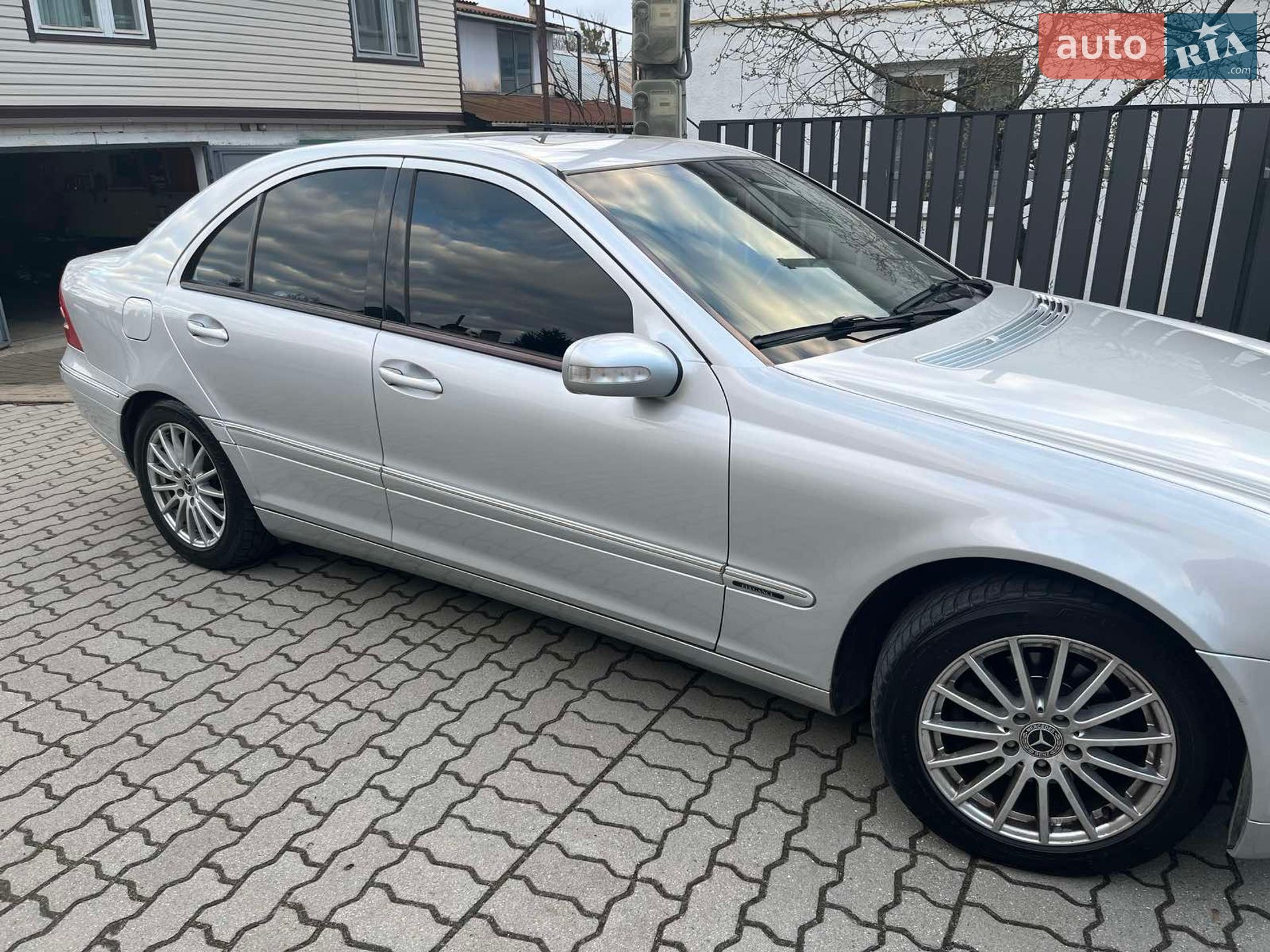 Mercedes-Benz C-Class 2001 VIN WDB2030451A127616 фото оголошення 4 з 22