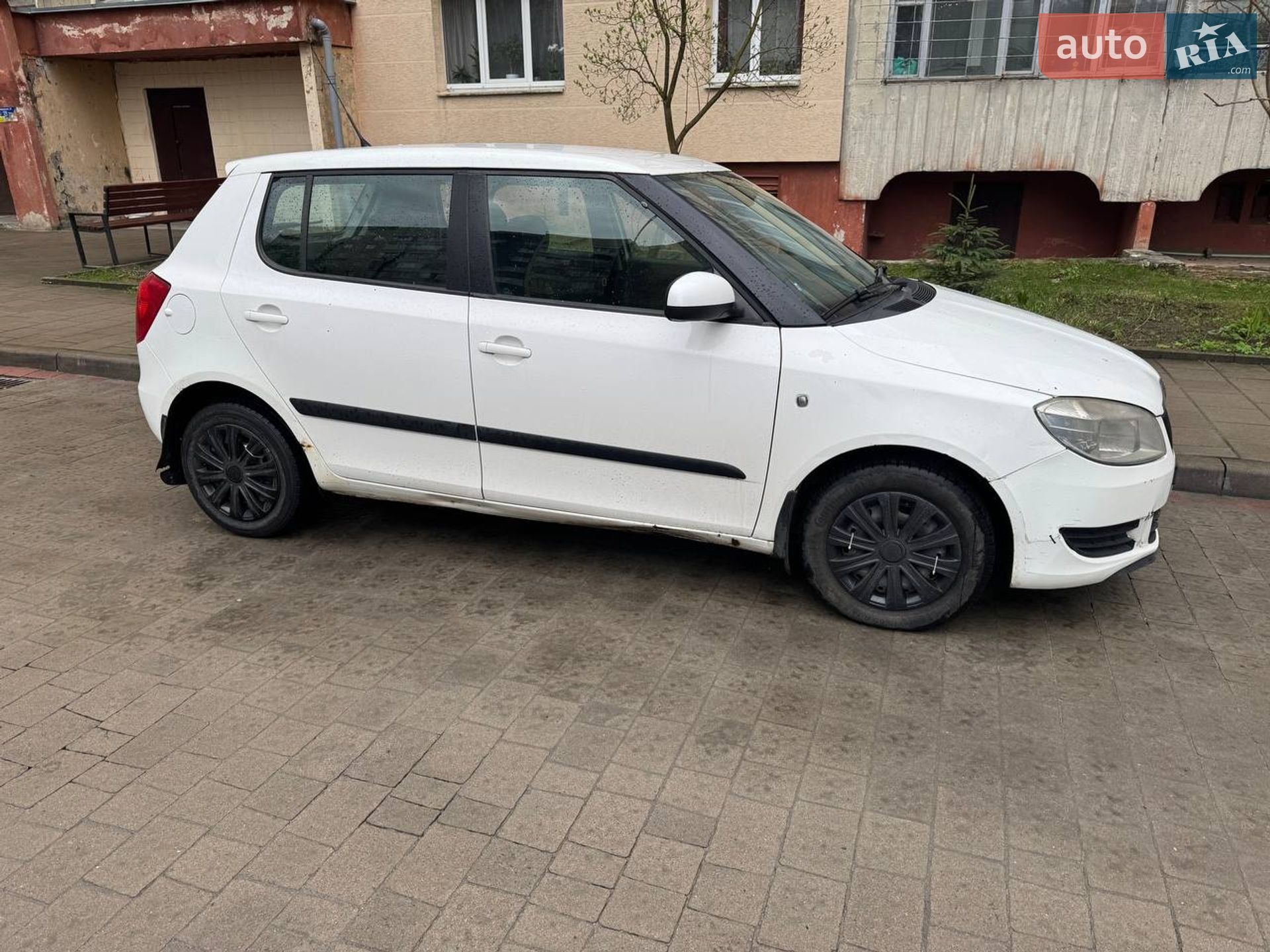 Skoda Fabia 2011 VIN TMBEC25J8C3023328 фото оголошення 2 з 7