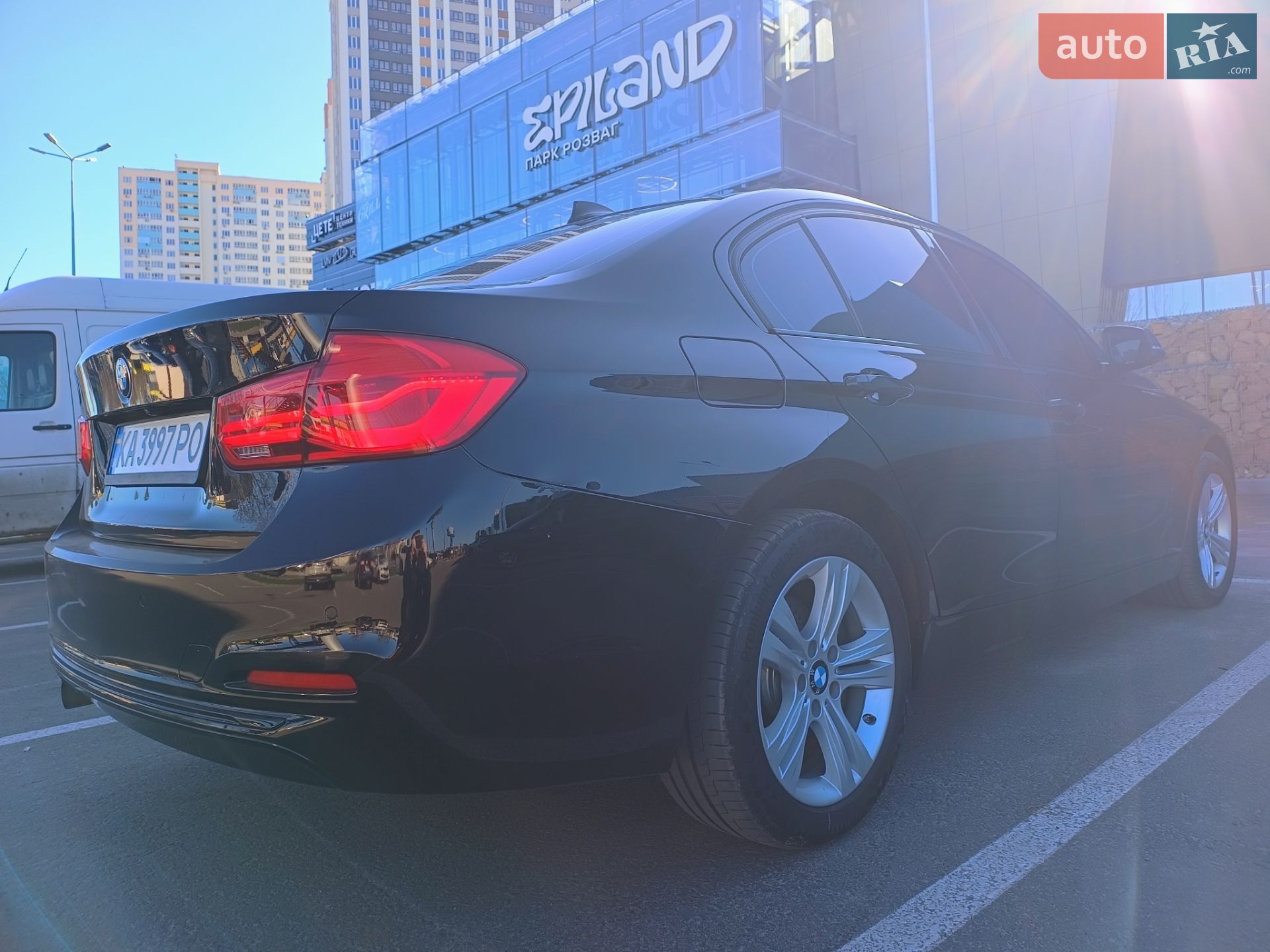 BMW 3 Series 2017 VIN WBA8B9G50JNU99709 фото оголошення 6 з 15