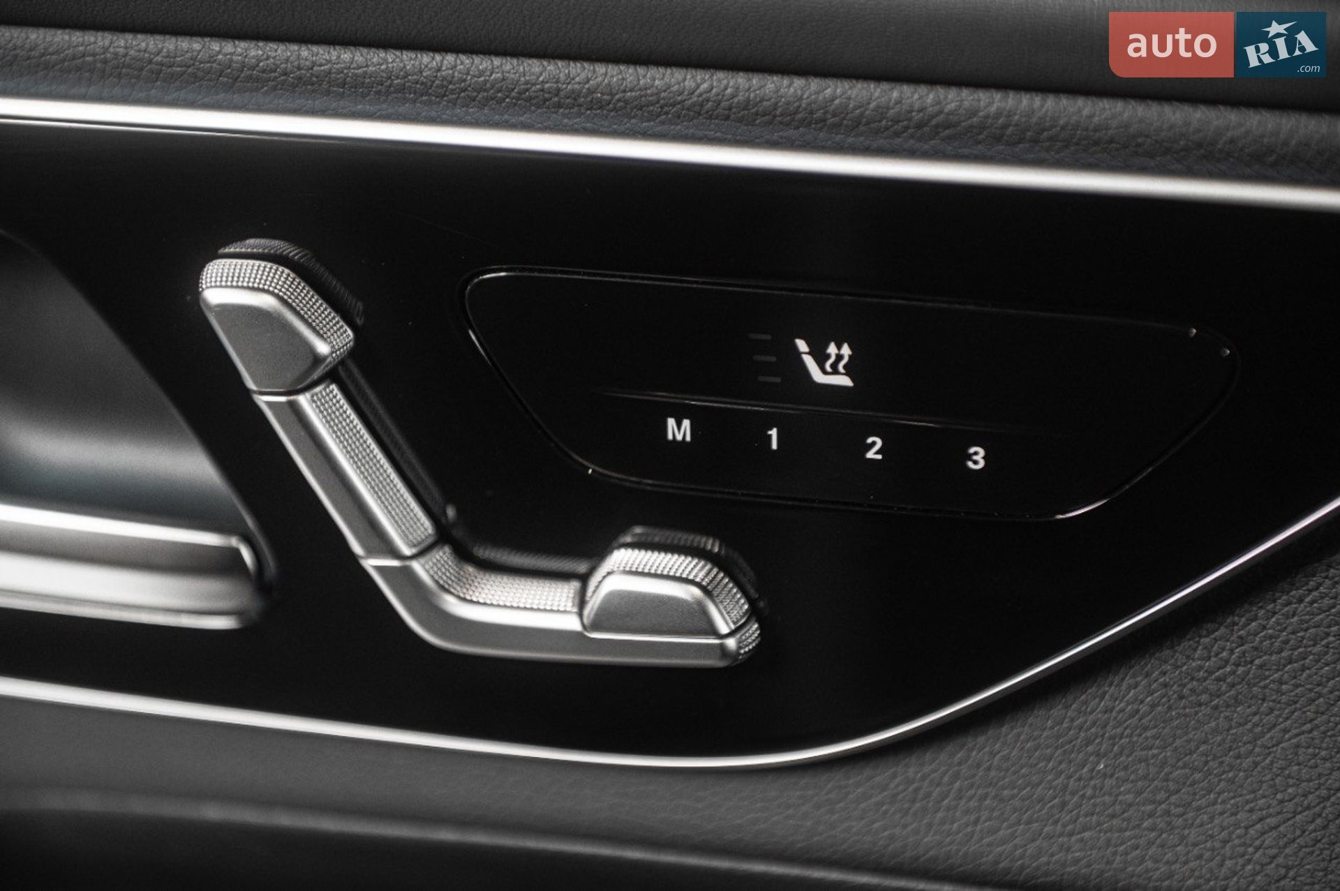 Mercedes-Benz GLC-Class 2024 VIN W1NKM4HB4RF210114 фото оголошення 33 з 64