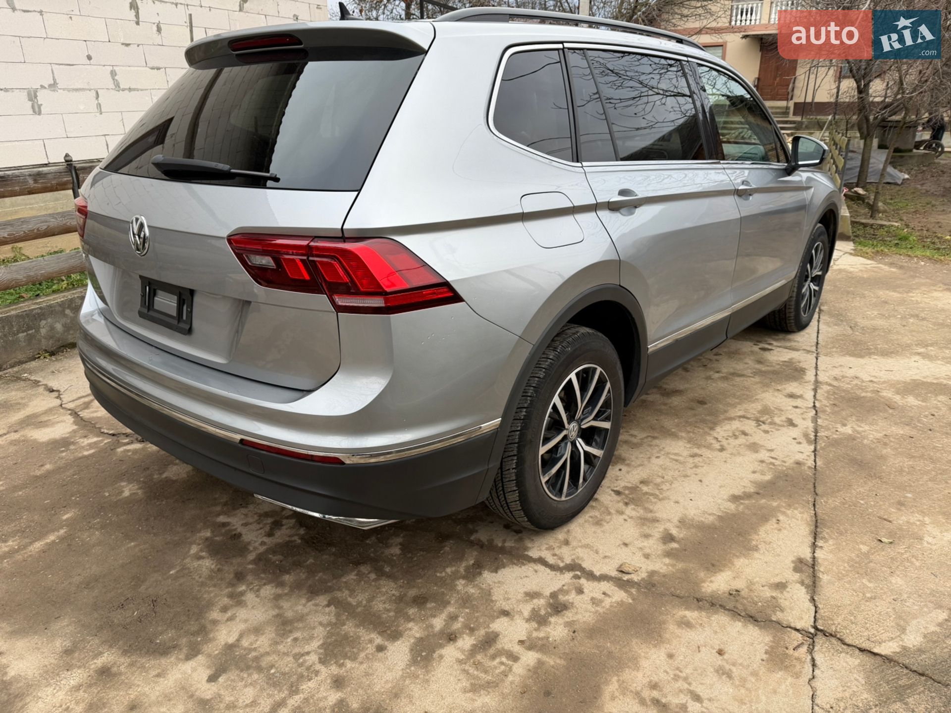 Volkswagen Tiguan 2021 VIN 3VV3B7AX8MM103764 фото оголошення 5 з 17