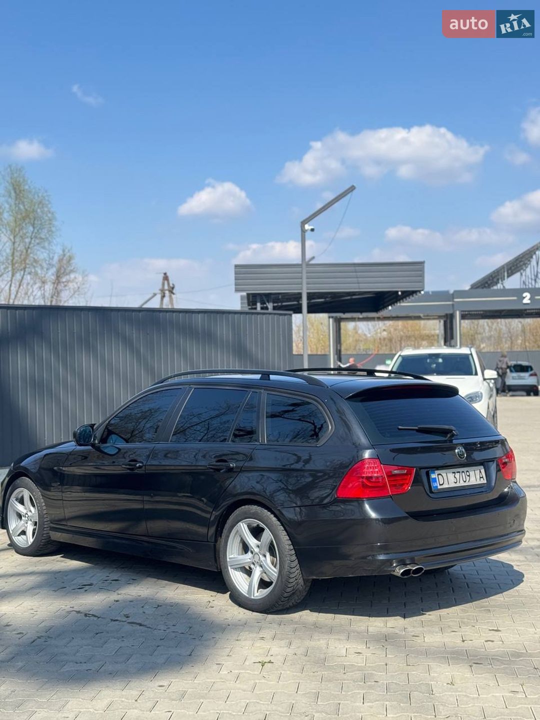 BMW 3 Series 2010 VIN WBAUT31080A884155 фото оголошення 10 з 15