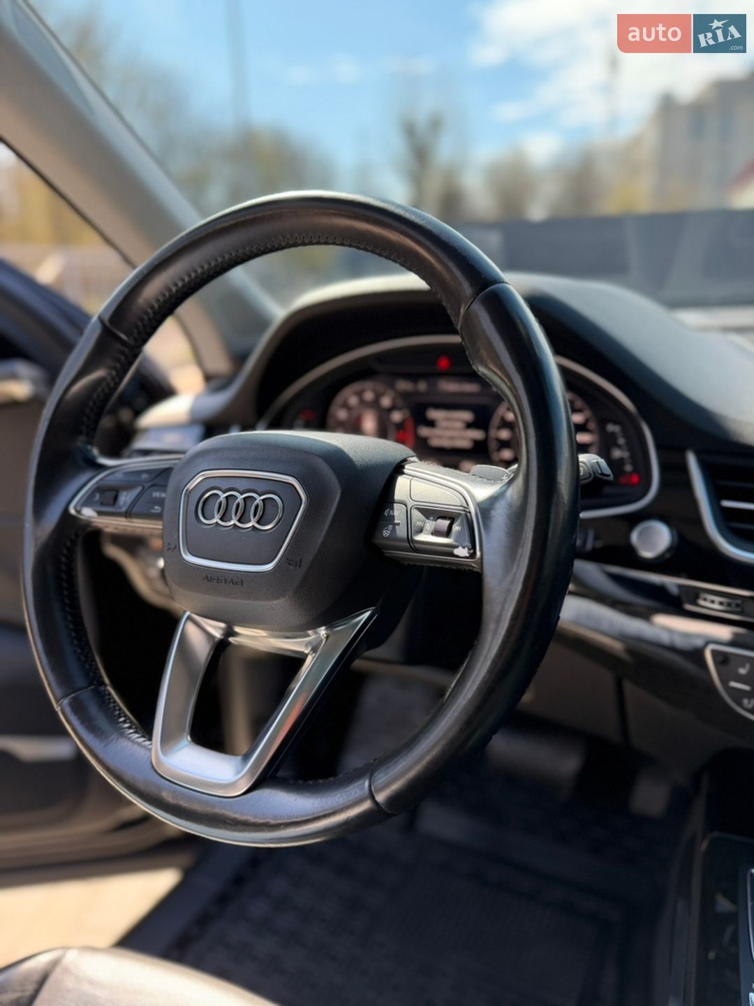 Audi Q7 2015 VIN WA1VAAF76HD001942 фото оголошення 7 з 16