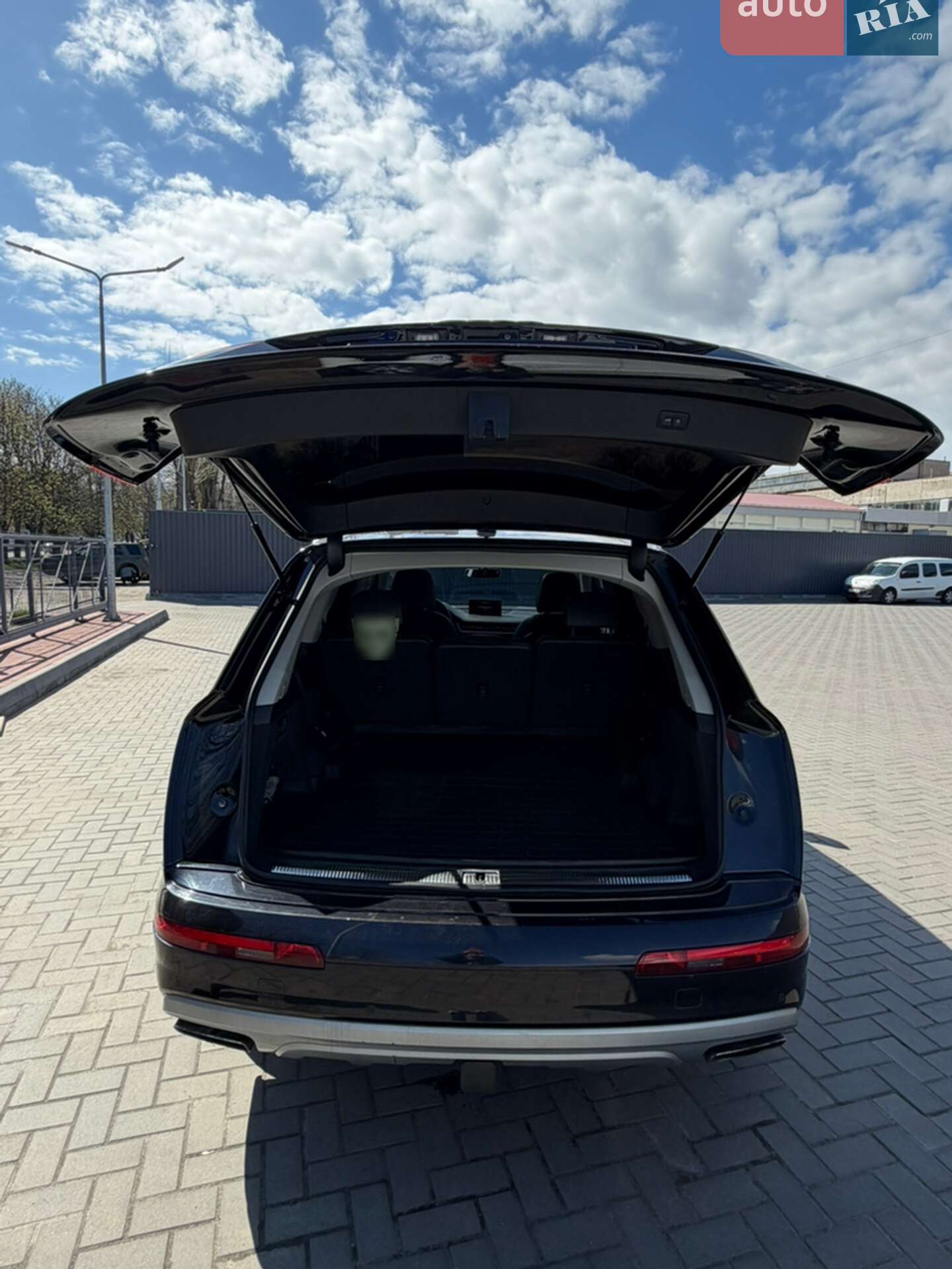 Audi Q7 2015 VIN WA1VAAF76HD001942 фото оголошення 5 з 16