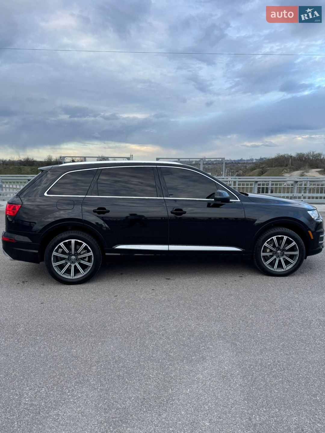 Audi Q7 2016 VIN WA1LAAF79HD024042 фото оголошення 6 з 23