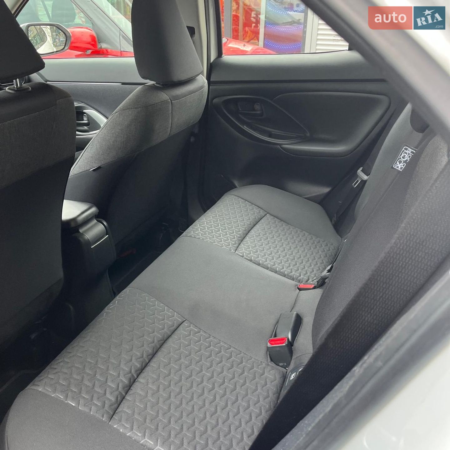Toyota Yaris Cross 2024 VIN JTDKBABB70A349772 фото оголошення 6 з 7