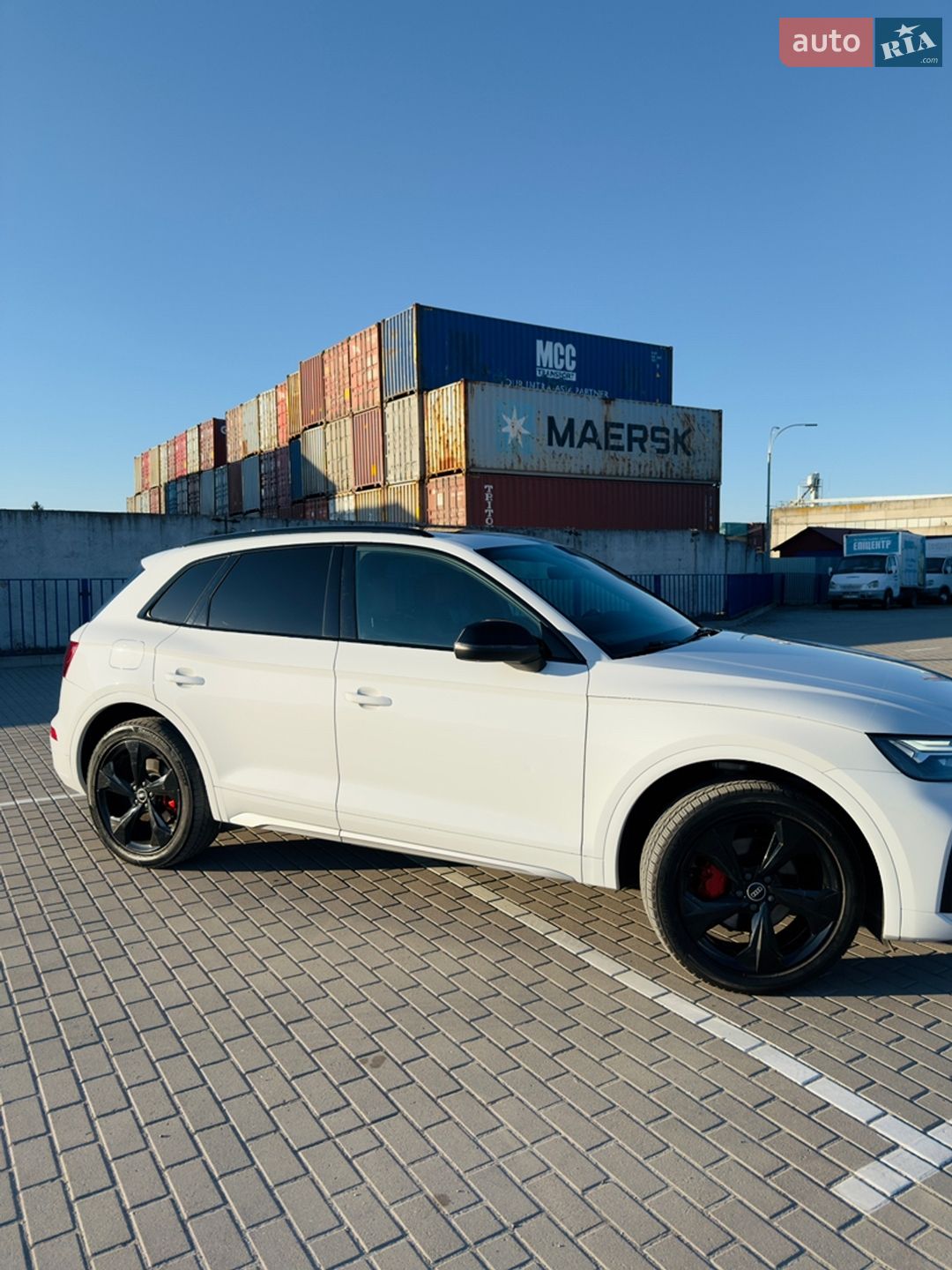 Audi Q5 2020 VIN WA1BAAFY8M2015293 фото оголошення 3 з 57