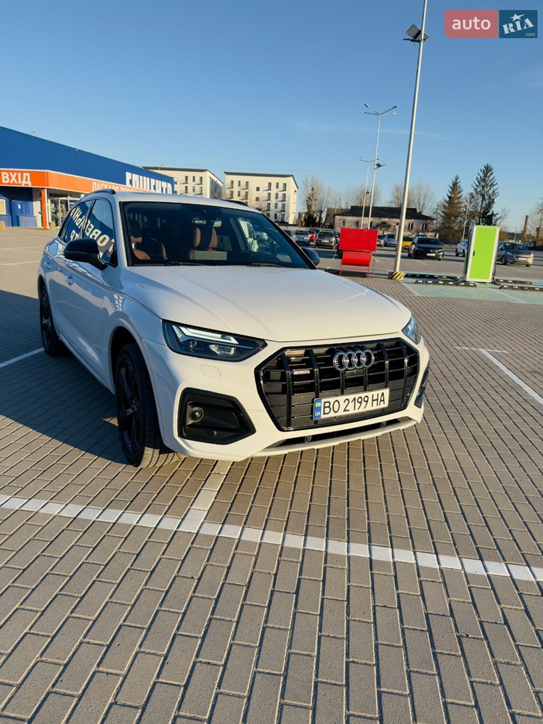 Audi Q5 2020 VIN WA1BAAFY8M2015293 фото оголошення 14 з 57