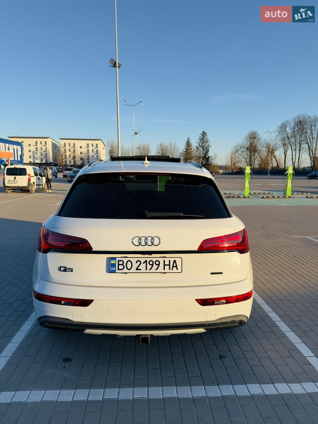 Audi Q5 2020 VIN WA1BAAFY8M2015293 фото оголошення 11 з 57