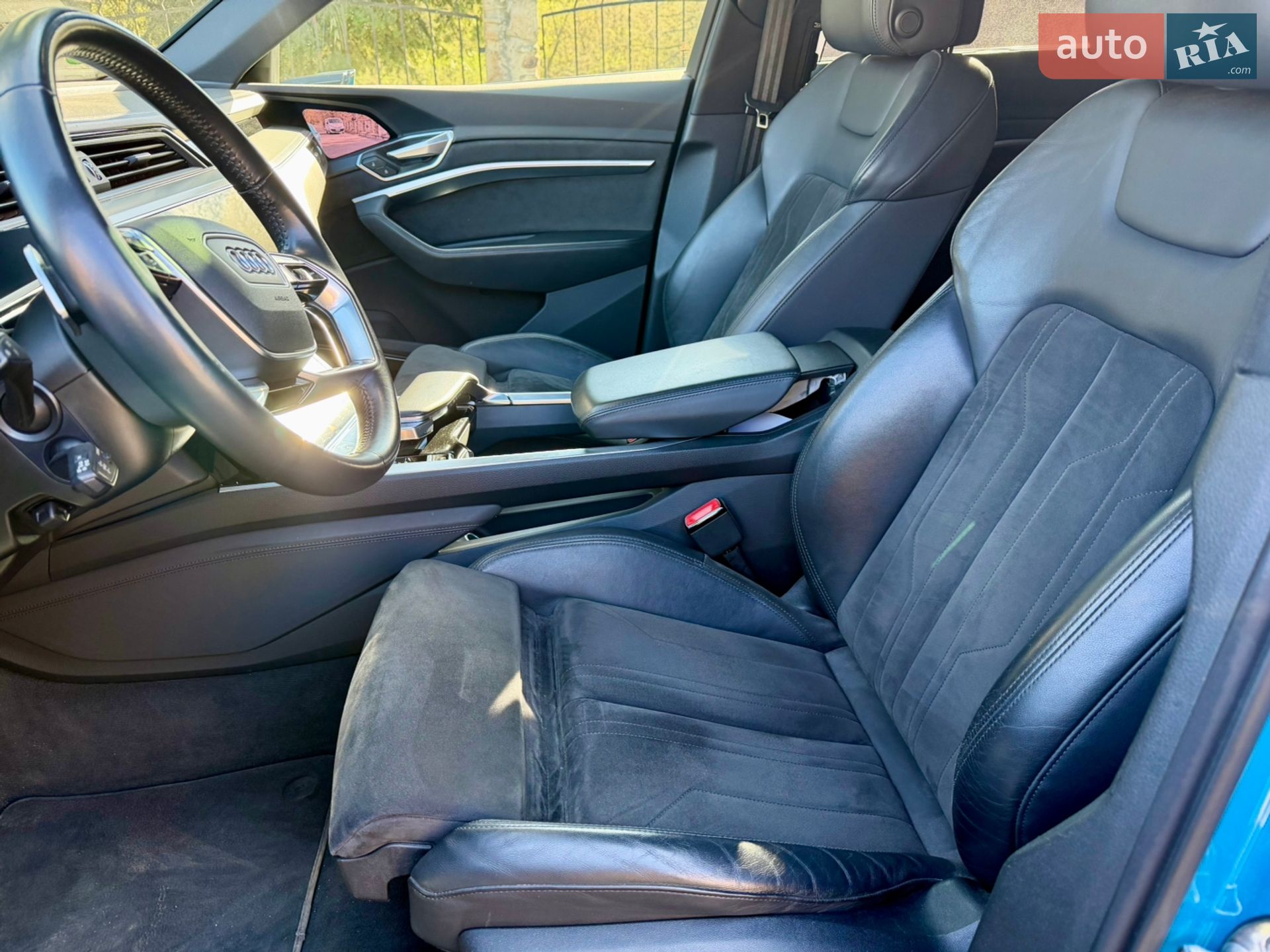 Audi e-tron Sportback 2020 VIN WAUZZZGE8MB003237 фото оголошення 24 з 47
