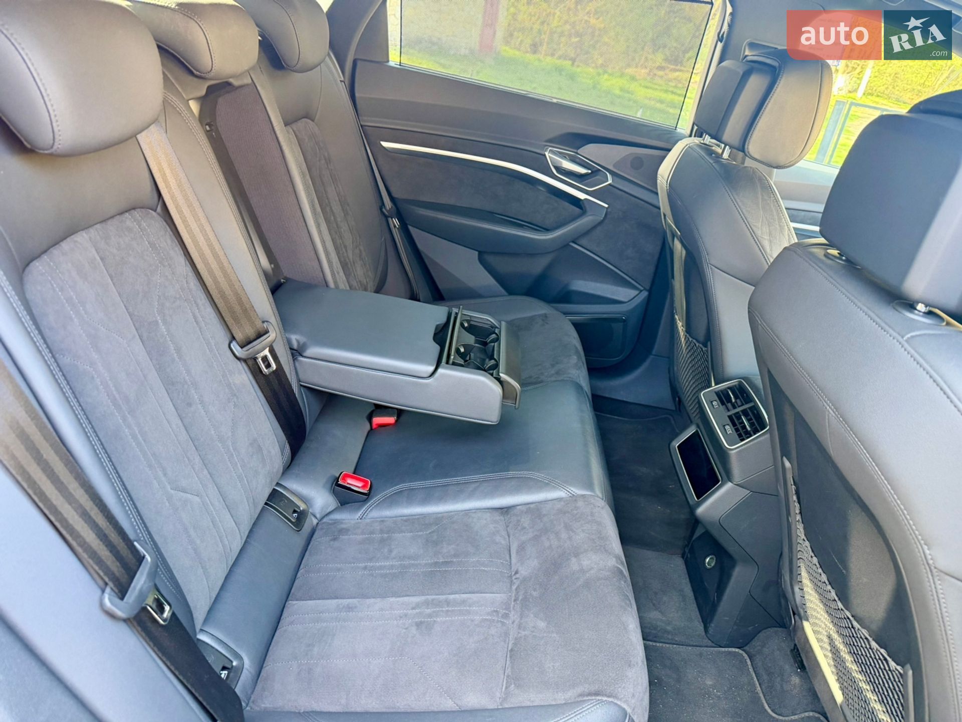 Audi e-tron Sportback 2020 VIN WAUZZZGE8MB003237 фото оголошення 38 з 47