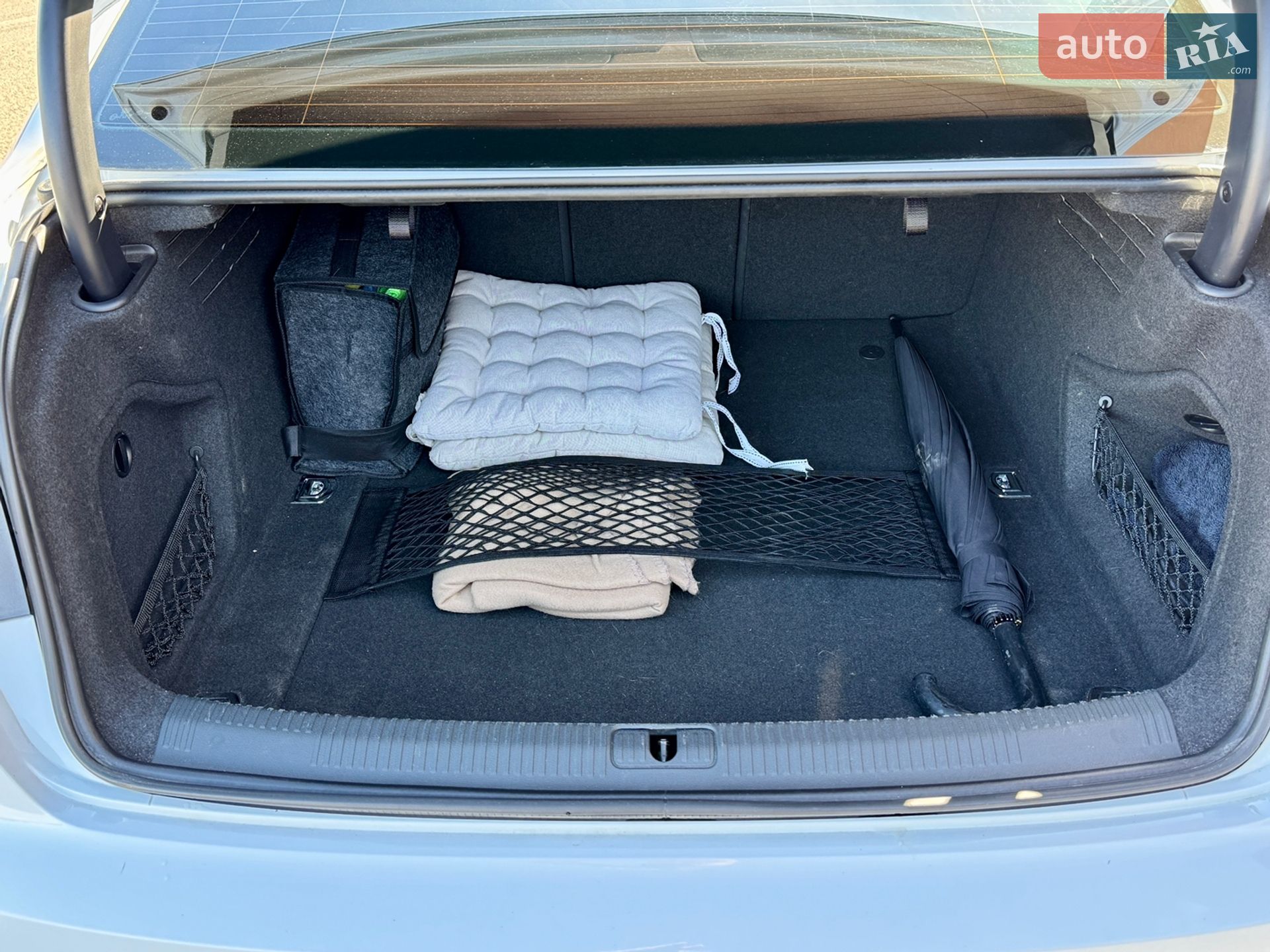 Audi A4 2016 VIN WAULNAF48HN022824 фото оголошення 12 з 19