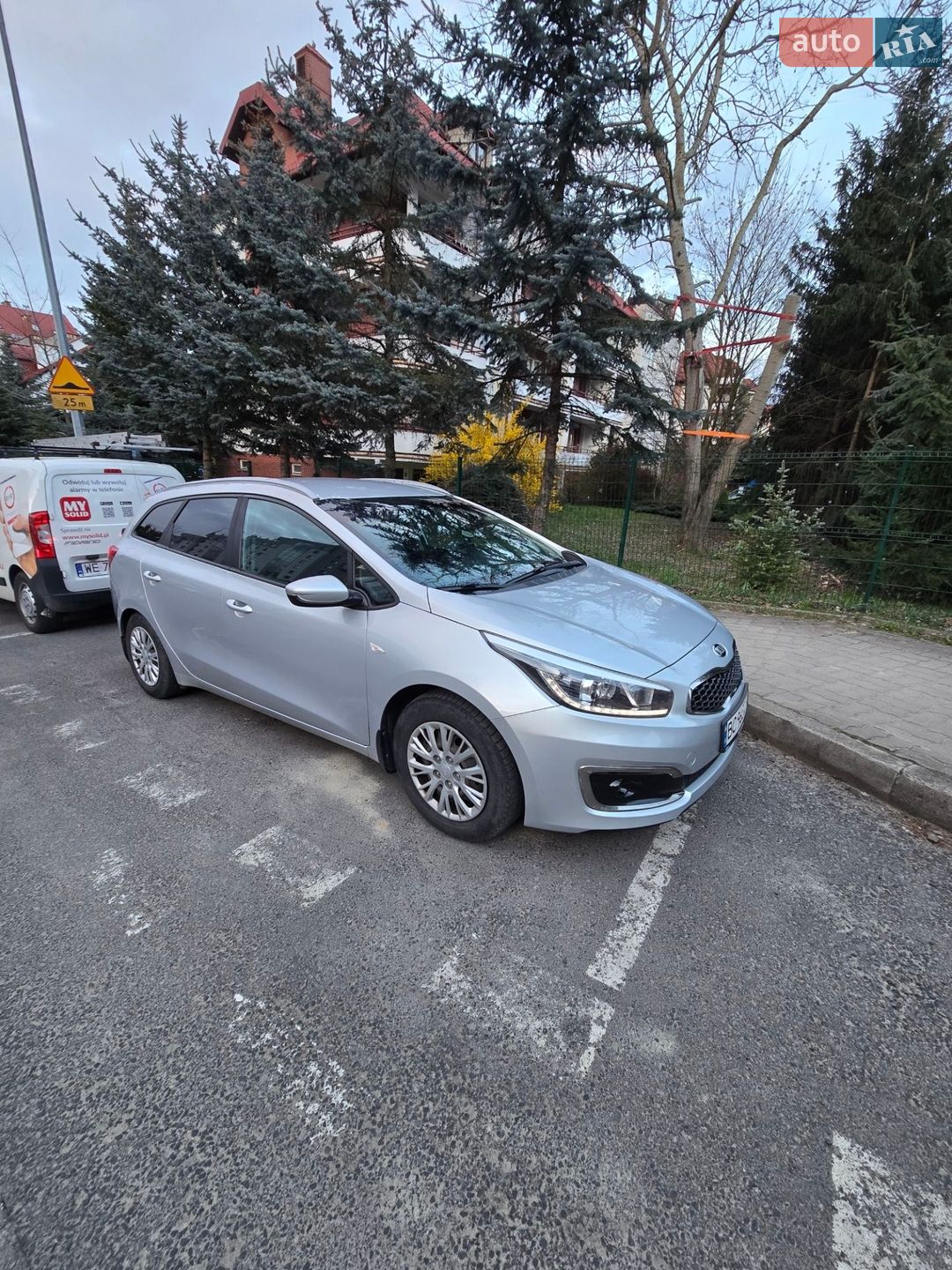 Kia Ceed 2017 VIN U5YHM815AHL216761 фото оголошення 9 з 17