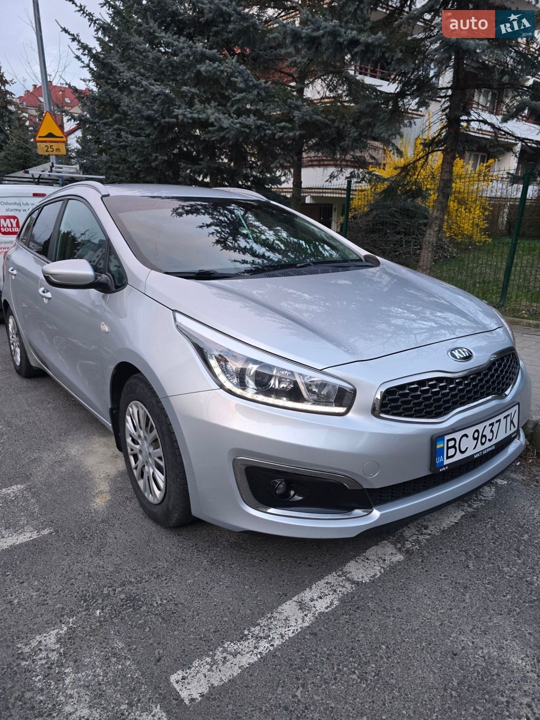 Kia Ceed 2017 VIN U5YHM815AHL216761 фото оголошення 10 з 17