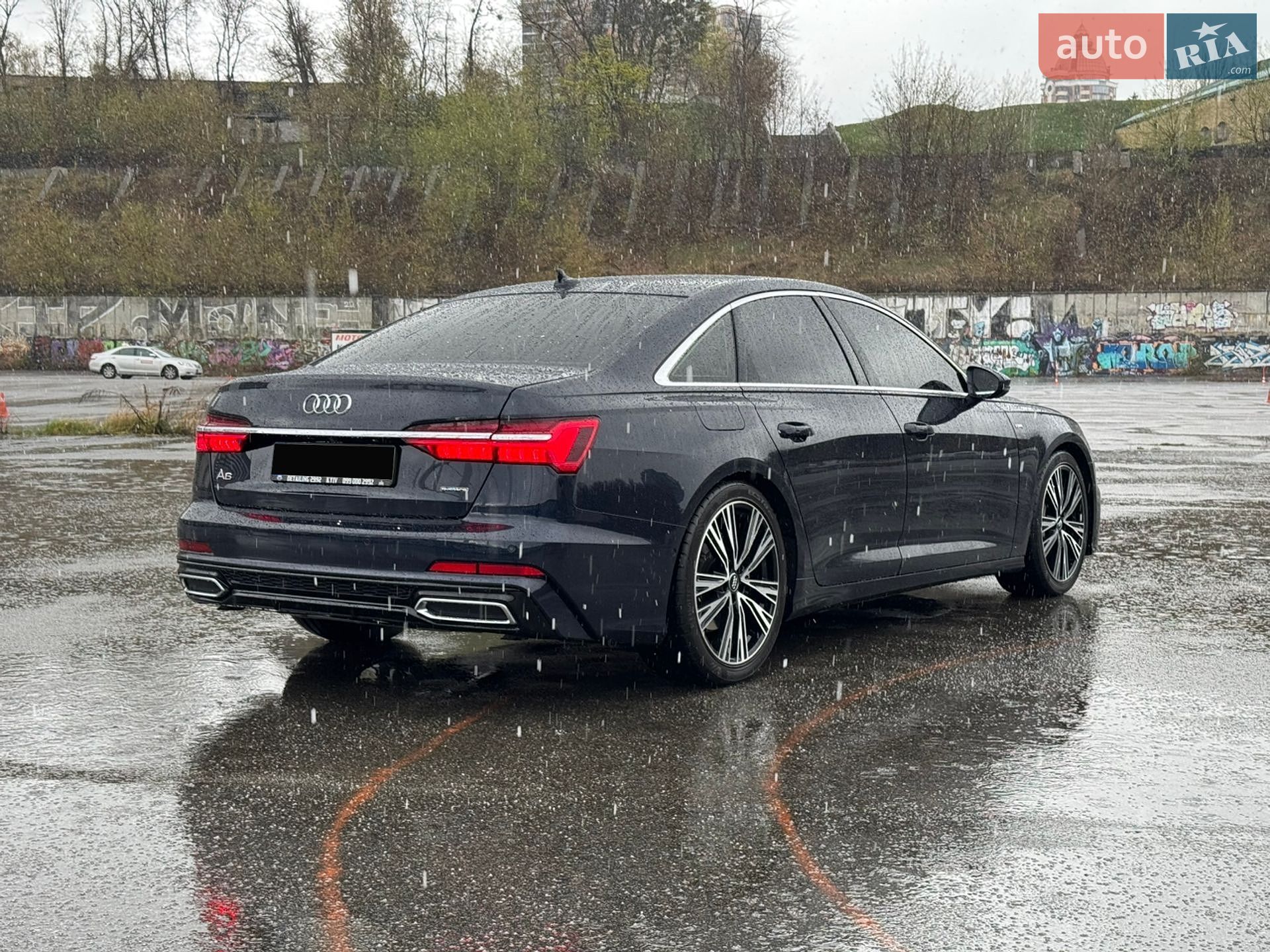 Audi A6 2019 VIN WAUL2AF20KN084989 фото оголошення 7 з 35