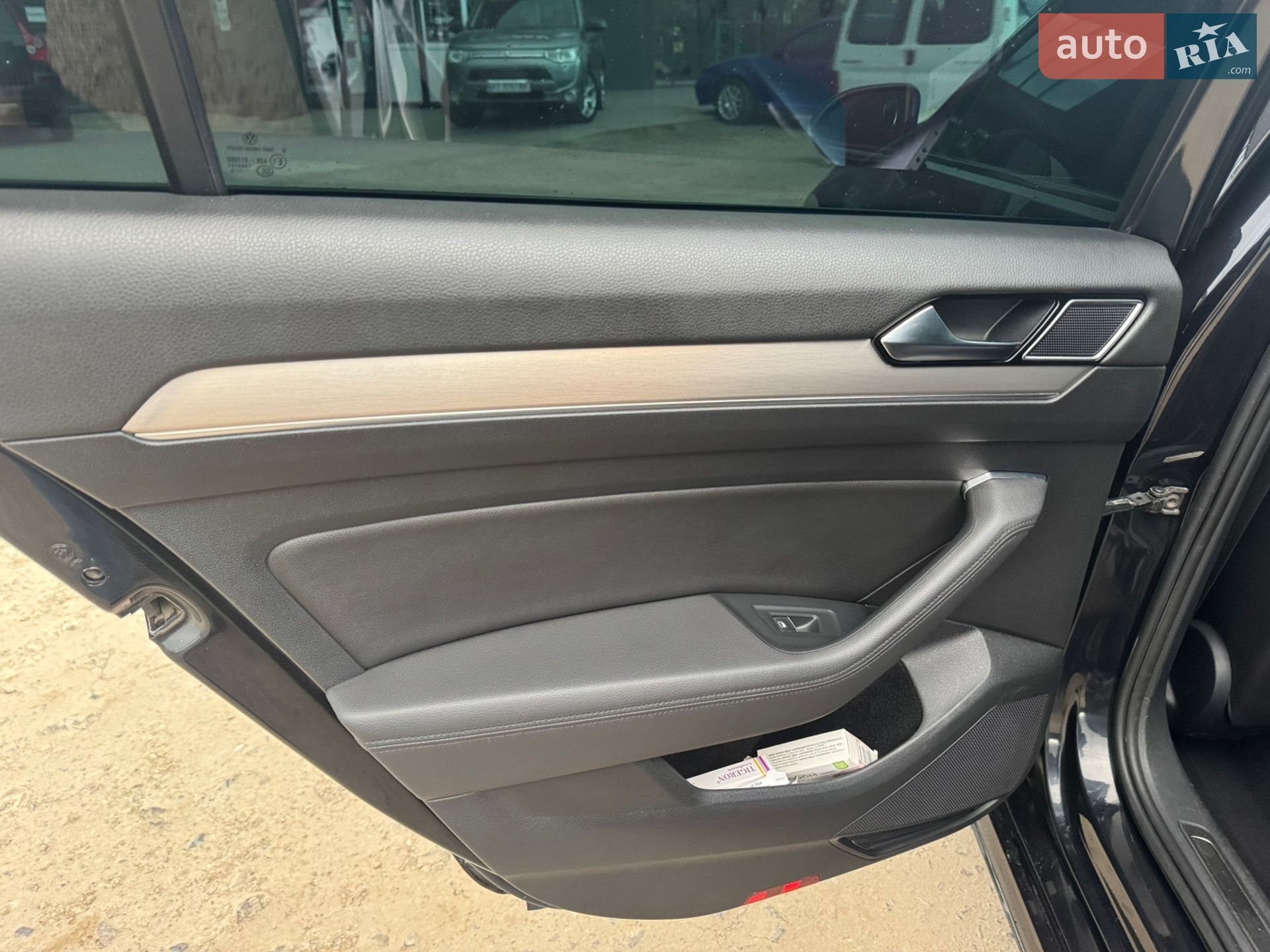 Volkswagen Passat 2015 VIN WVWZZZ3CZFE476075 фото оголошення 18 з 23