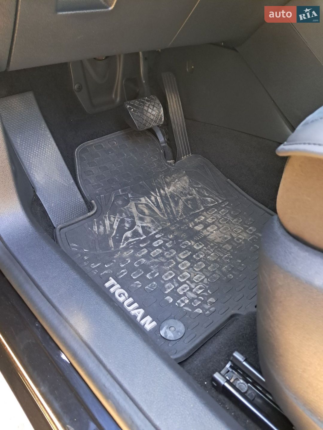 Volkswagen Tiguan 2018 VIN WVGBV7AX5JK004769 фото оголошення 6 з 9