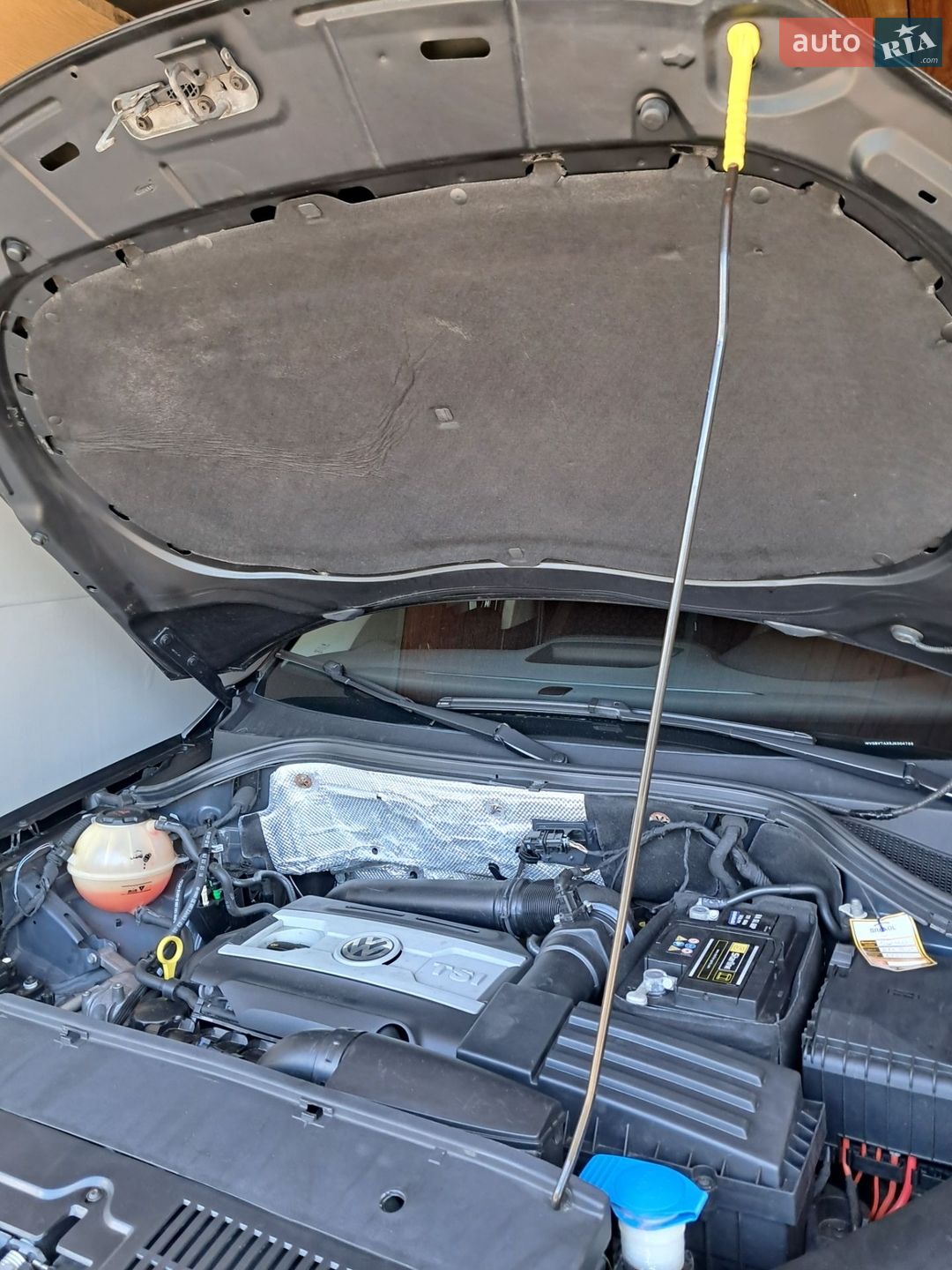Volkswagen Tiguan 2018 VIN WVGBV7AX5JK004769 фото оголошення 3 з 9