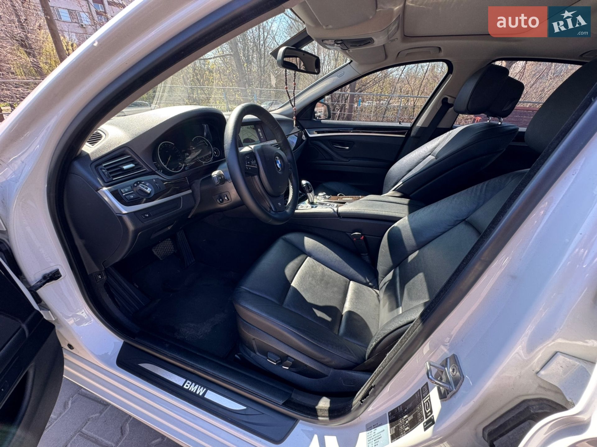 BMW 5 Series 2013 VIN WBAXG3105DDW44227 фото оголошення 9 з 17