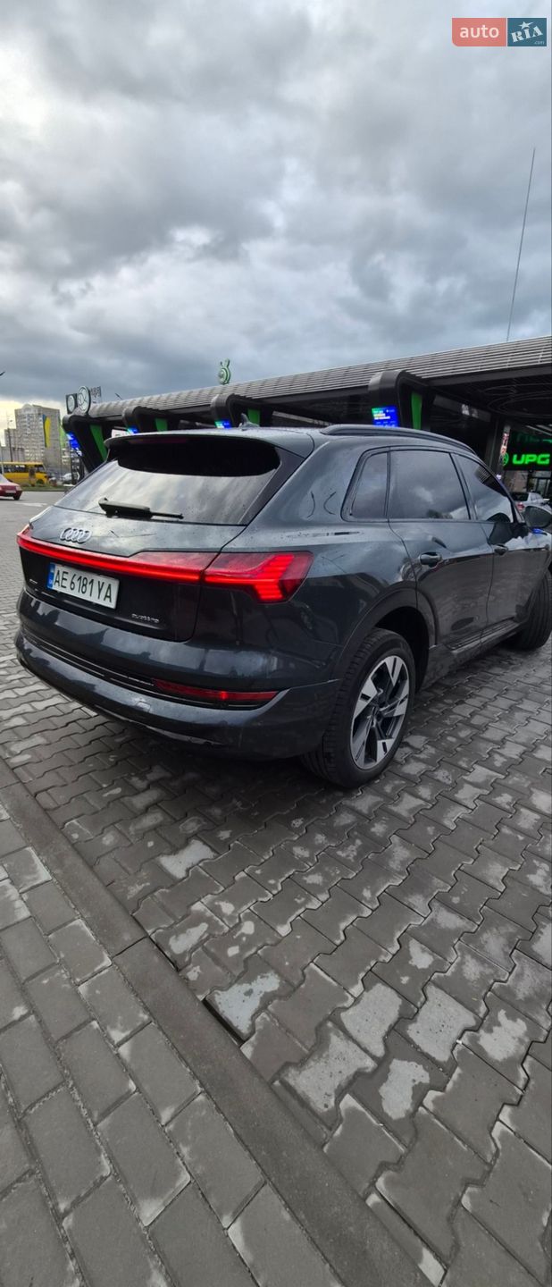 Audi e-tron 2022 VIN WA1AAAGE3PB023323 фото оголошення 42 з 82