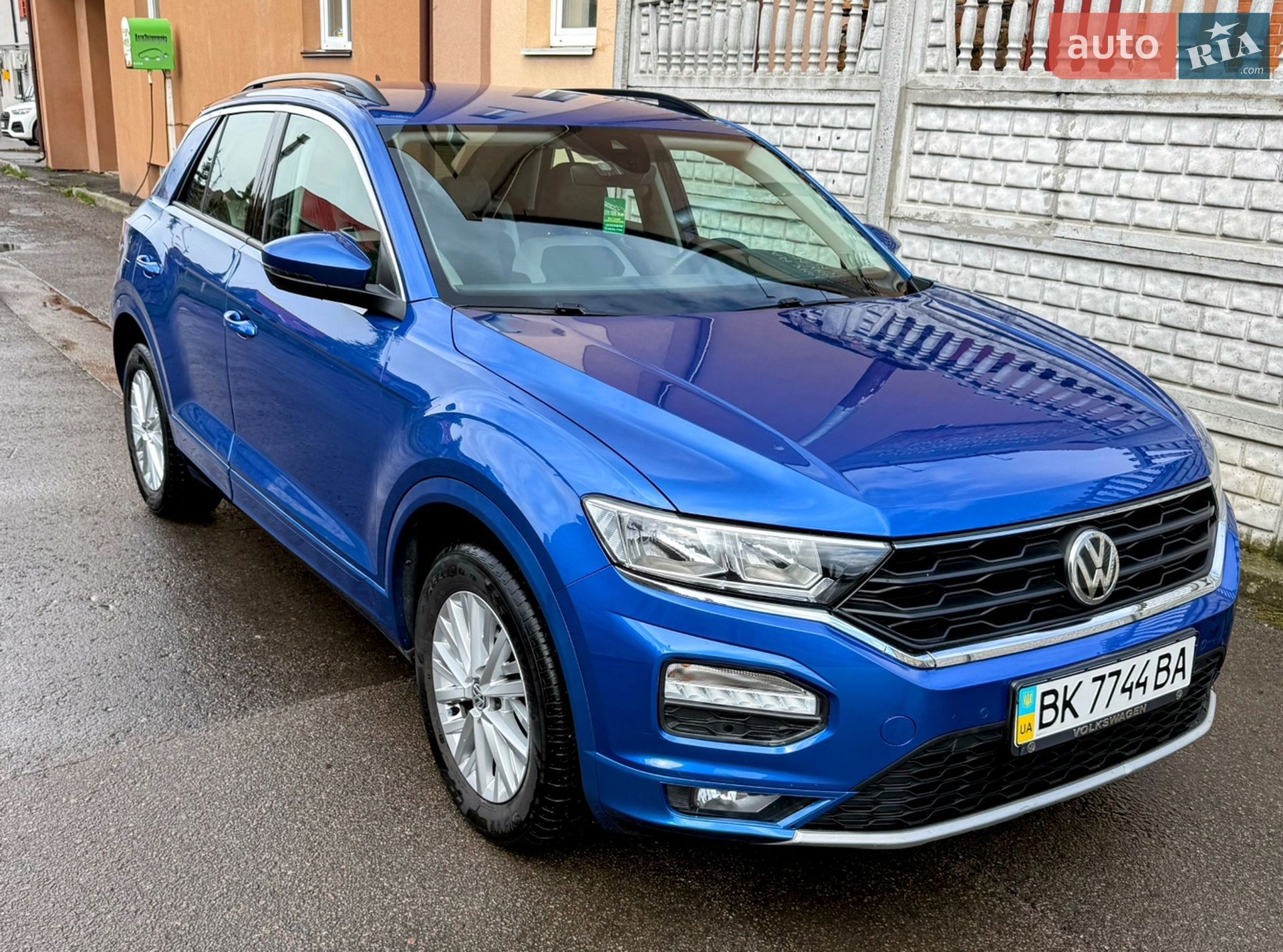 Volkswagen T-Roc 2018 VIN WVGZZZA1ZJV048175 фото оголошення 3 з 29