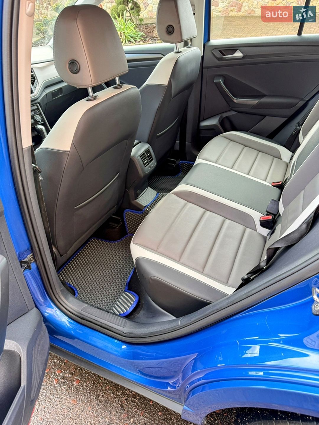 Volkswagen T-Roc 2018 VIN WVGZZZA1ZJV048175 фото оголошення 8 з 29