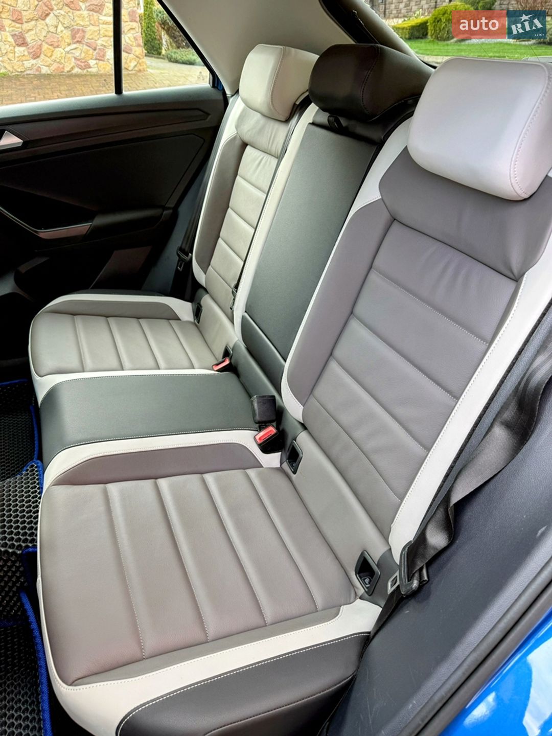 Volkswagen T-Roc 2018 VIN WVGZZZA1ZJV048175 фото оголошення 9 з 29