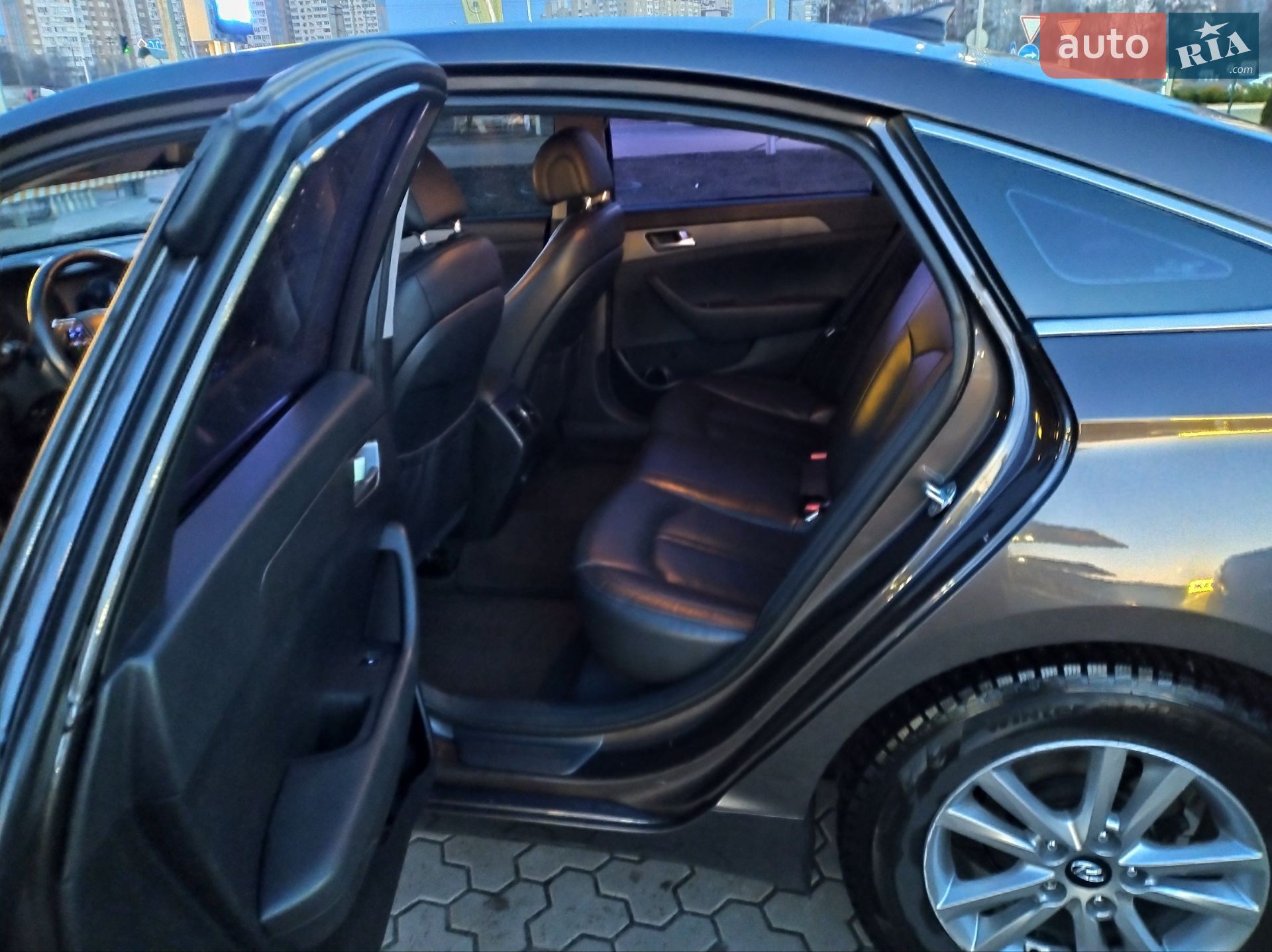 Hyundai Sonata 2015 VIN KMHE341DBFA114388 фото оголошення 13 з 33