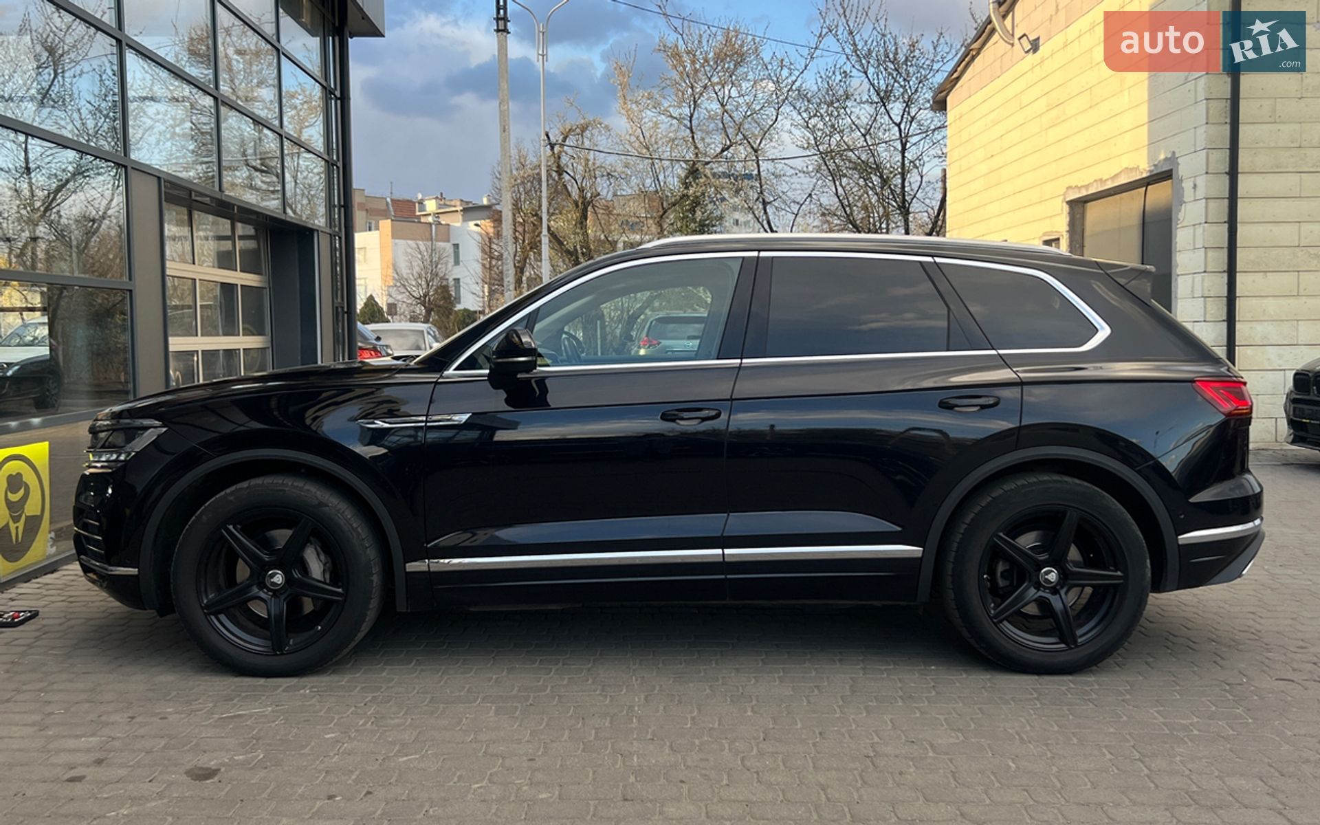VOLKSWAGEN TOUAREG 2018 VIN WVGZZZCRZKD010271 фото оголошення 4 з 24