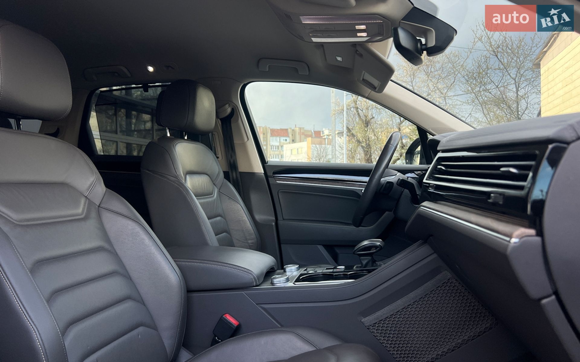 VOLKSWAGEN TOUAREG 2018 VIN WVGZZZCRZKD010271 фото оголошення 20 з 24