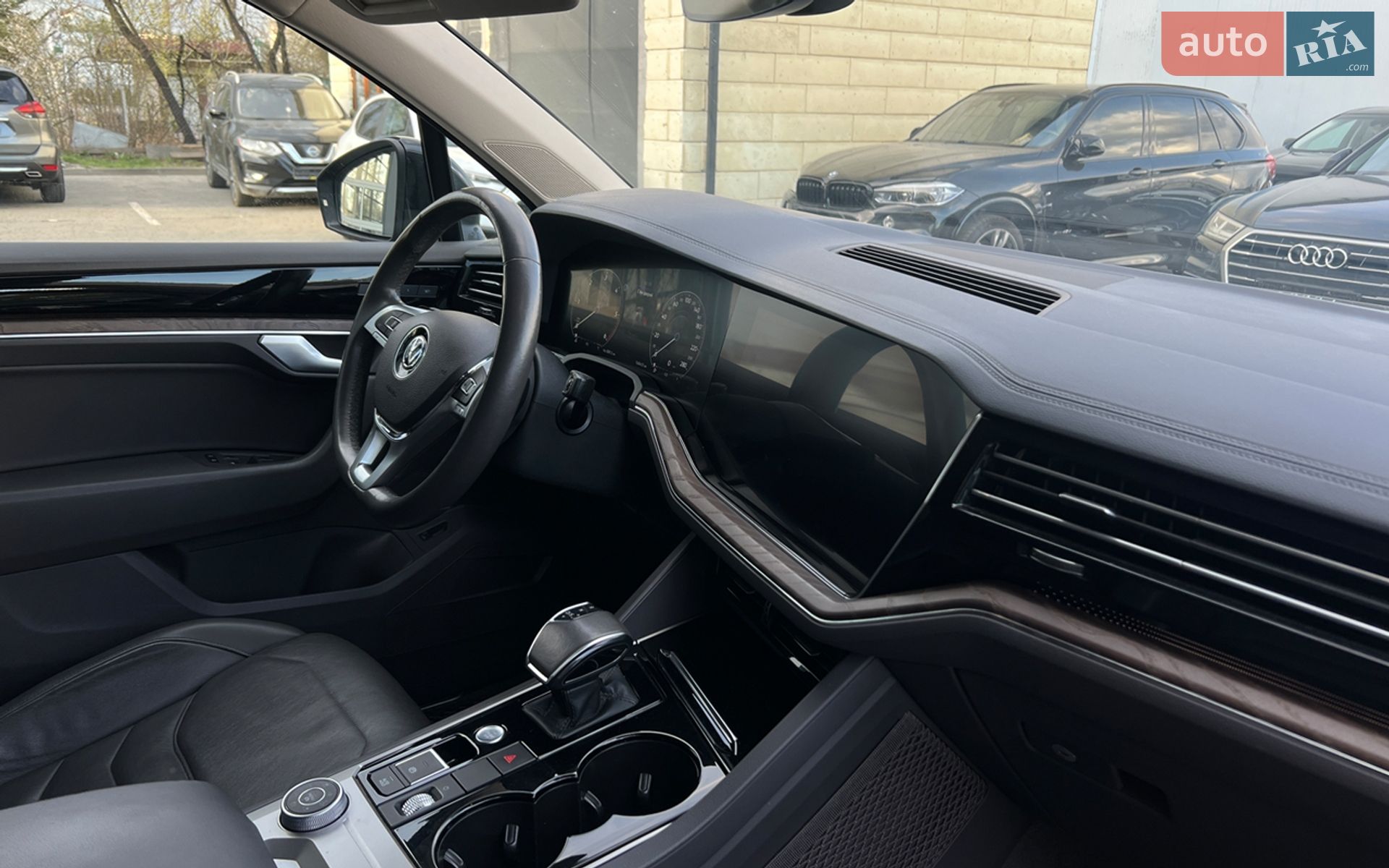 VOLKSWAGEN TOUAREG 2018 VIN WVGZZZCRZKD010271 фото оголошення 21 з 24
