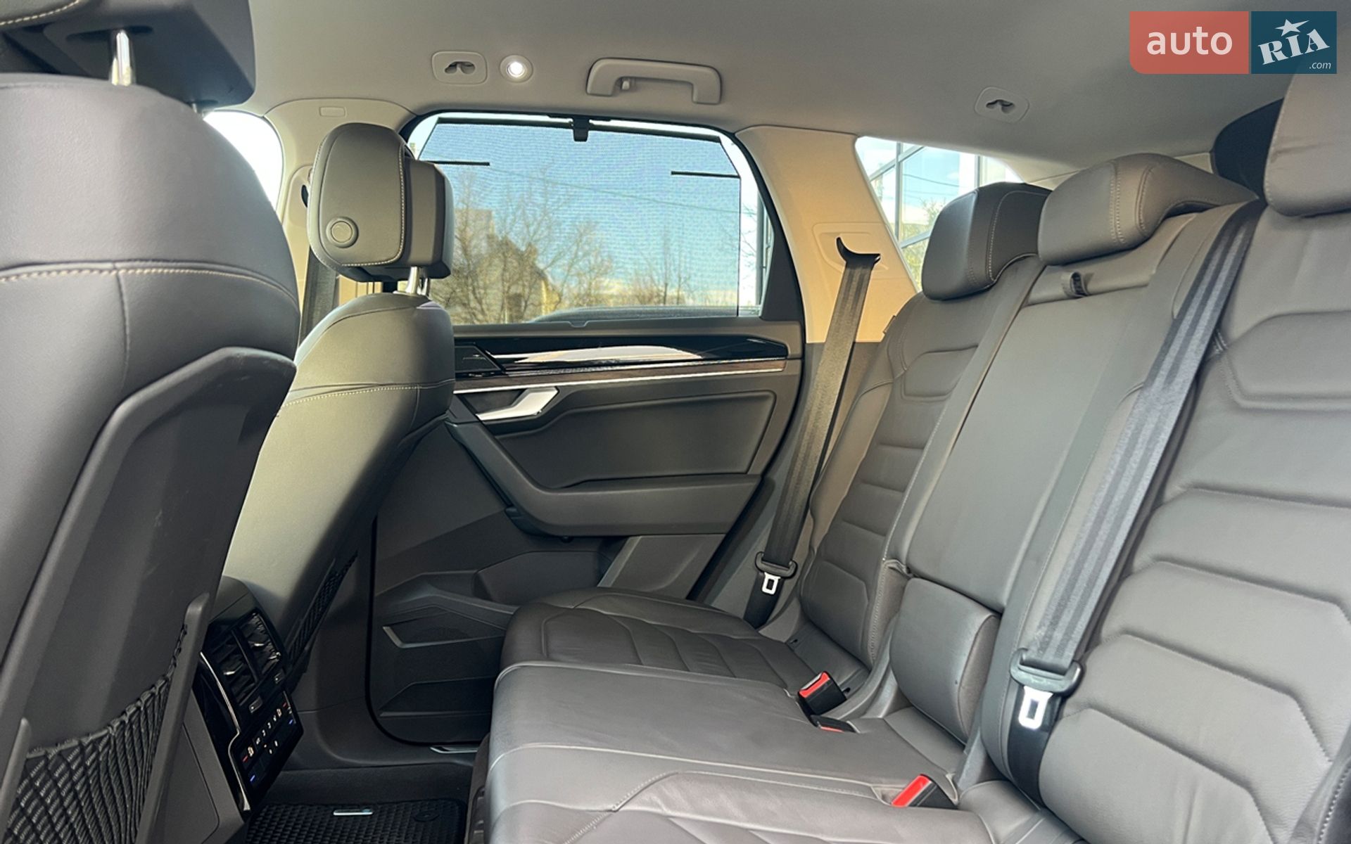 VOLKSWAGEN TOUAREG 2018 VIN WVGZZZCRZKD010271 фото оголошення 22 з 24