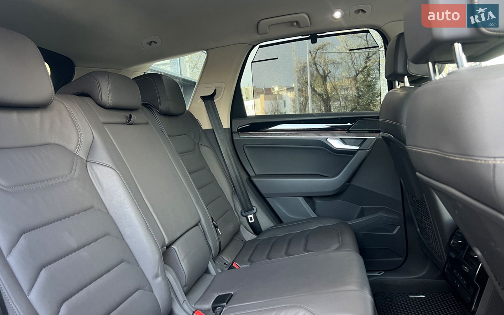 VOLKSWAGEN TOUAREG 2018 VIN WVGZZZCRZKD010271 фото оголошення 23 з 24