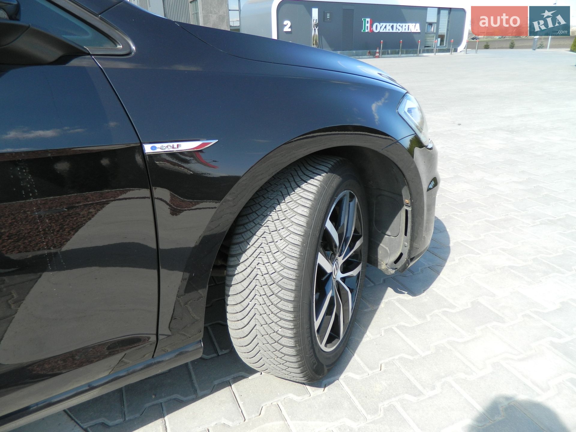 Volkswagen e-Golf 2019 VIN WVWZZZAUZKW915152 фото оголошення 8 з 48