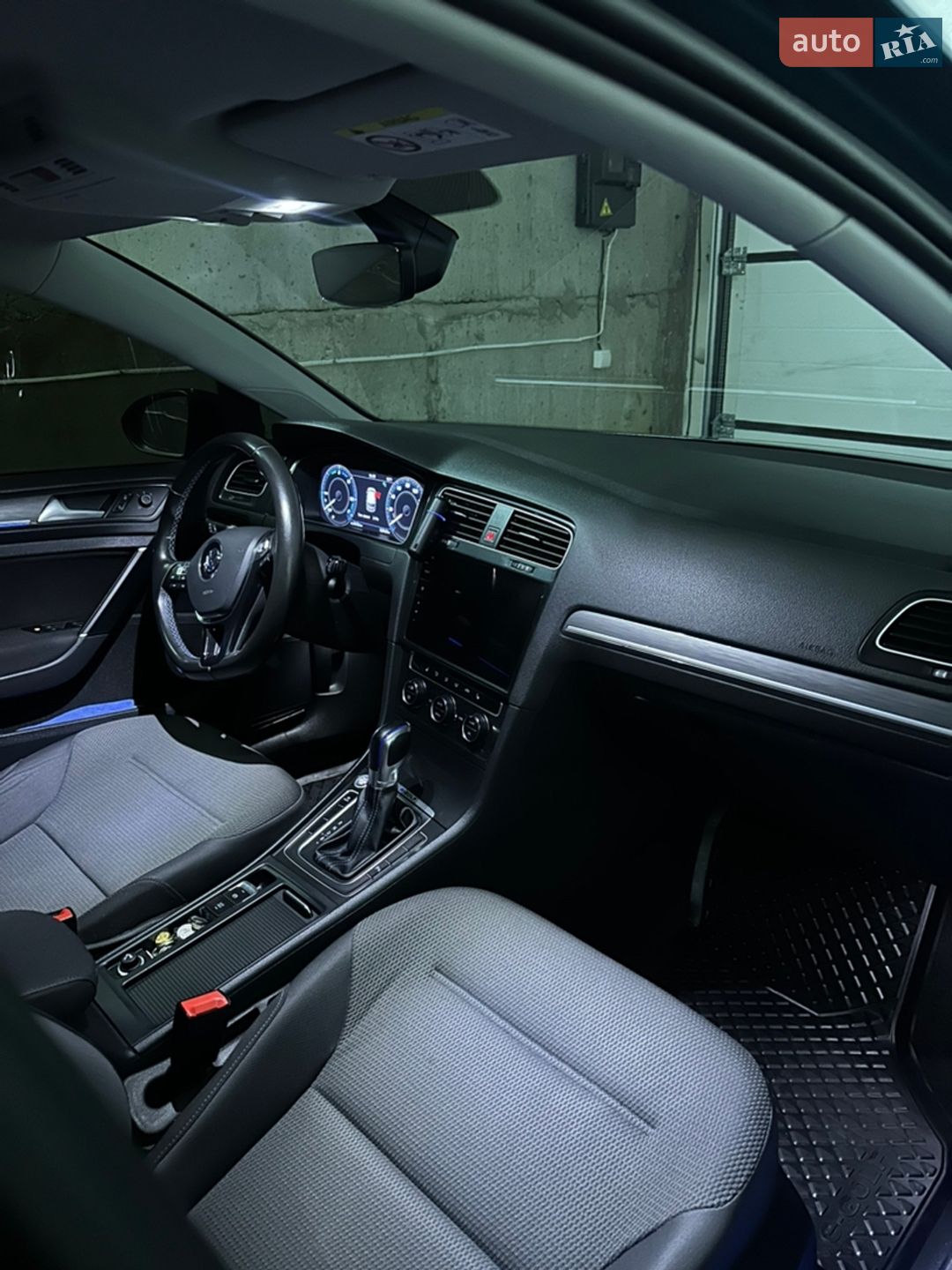 Volkswagen e-Golf 2017 VIN WVWZZZAUZJW900365 фото оголошення 3 з 12