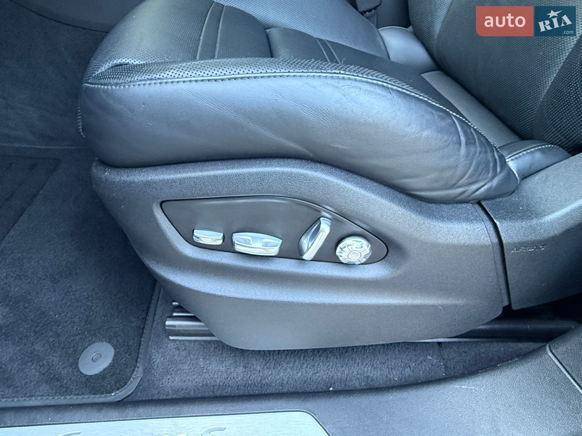 Porsche Cayenne 2019 VIN WP1AB2AY9KDA65356 фото оголошення 34 з 106