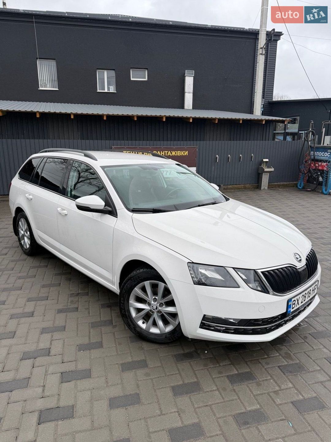 Skoda Octavia 2017 VIN TMBJG7NE7J0189986 фото оголошення 5 з 16
