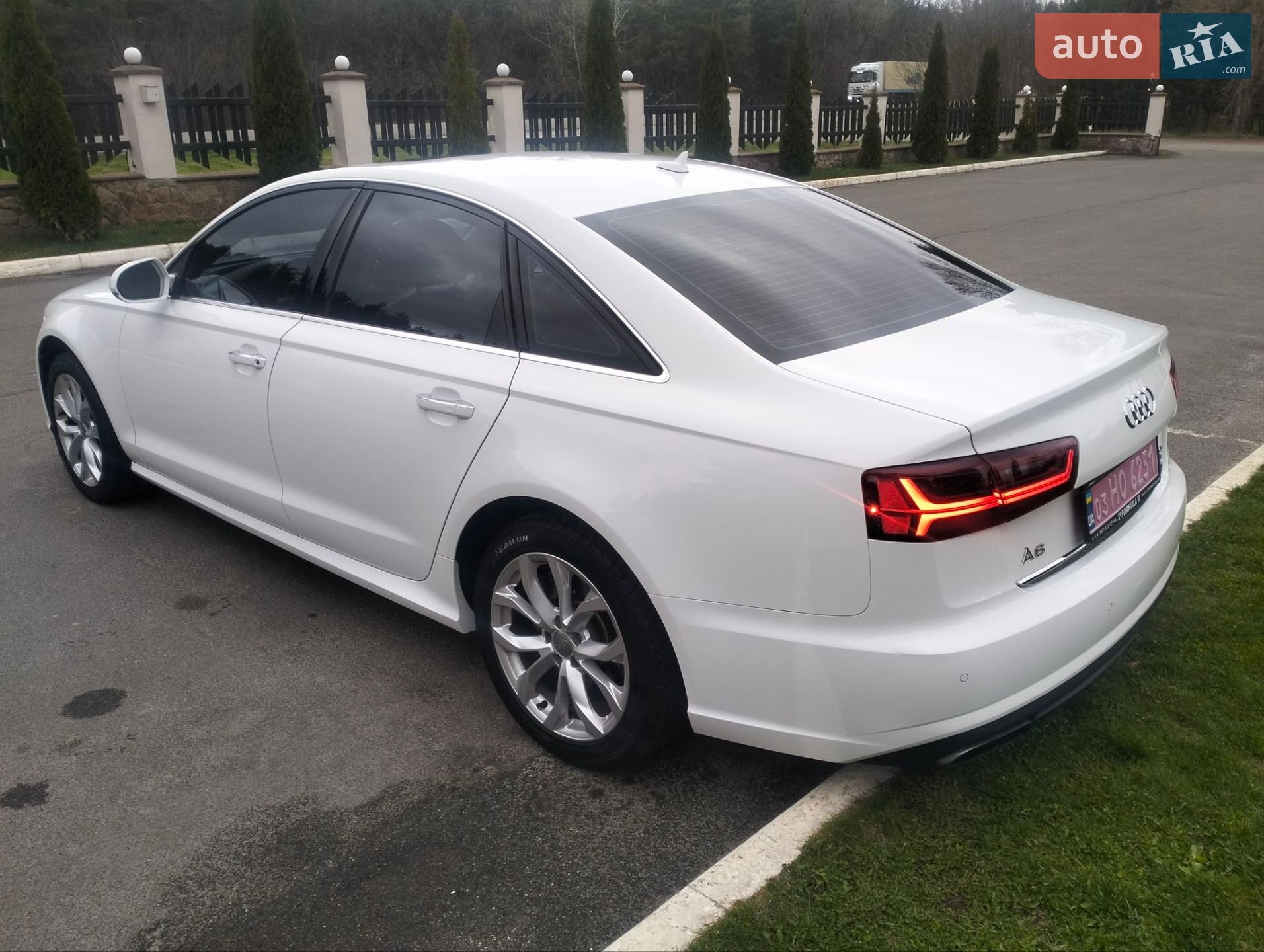 Audi A6 2016 VIN WAUFFAFC7GN042675 фото оголошення 8 з 25