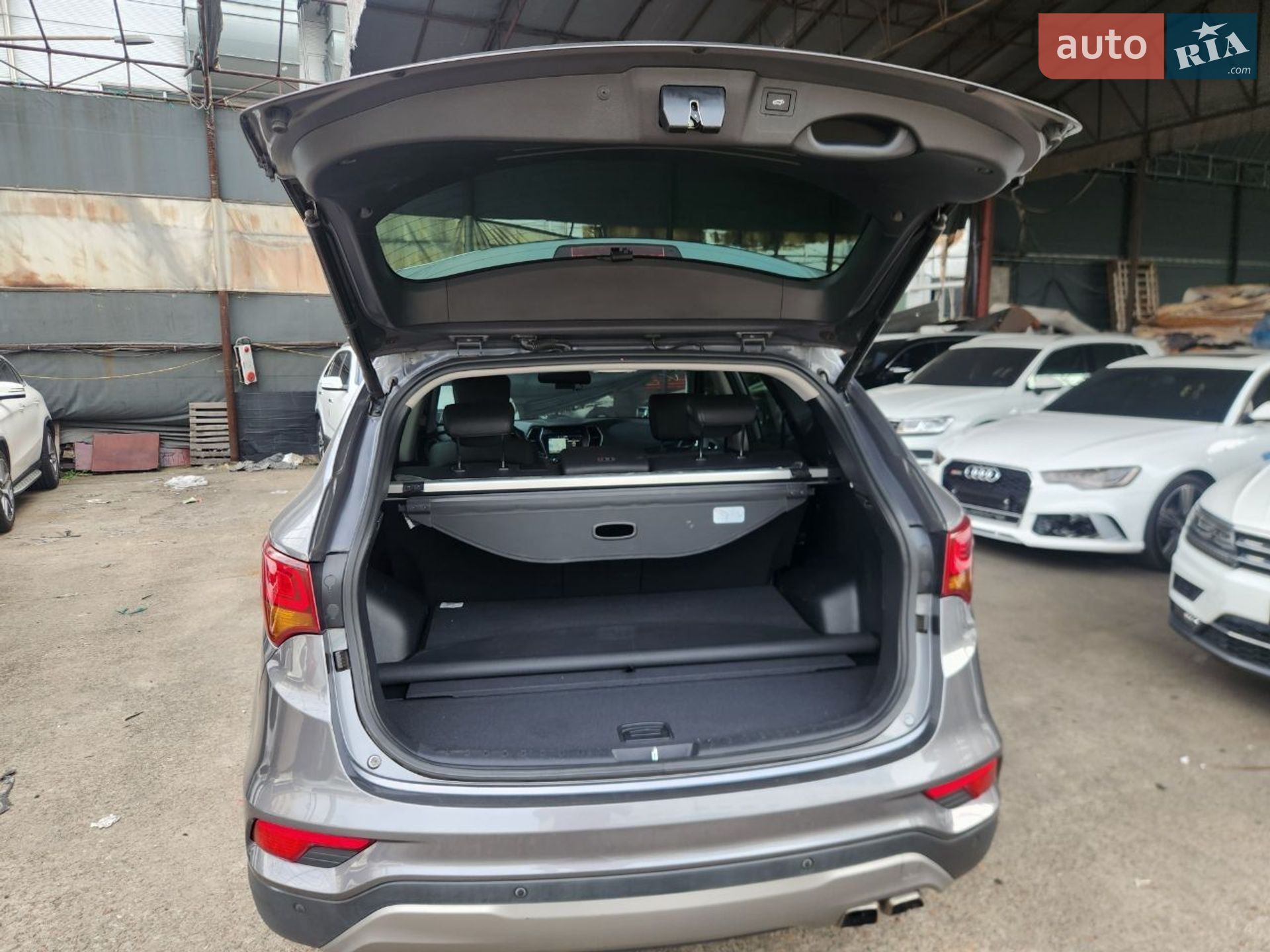 Hyundai Santa FE 2016 VIN KMHSW81UBGU690779 фото оголошення 3 з 23