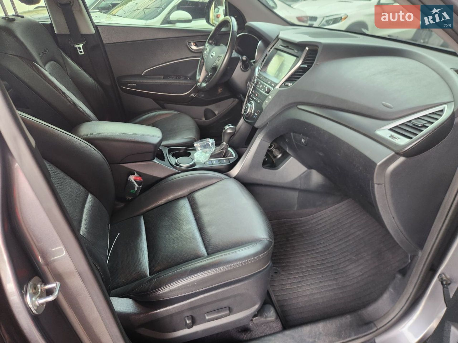 Hyundai Santa FE 2016 VIN KMHSW81UBGU690779 фото оголошення 11 з 23