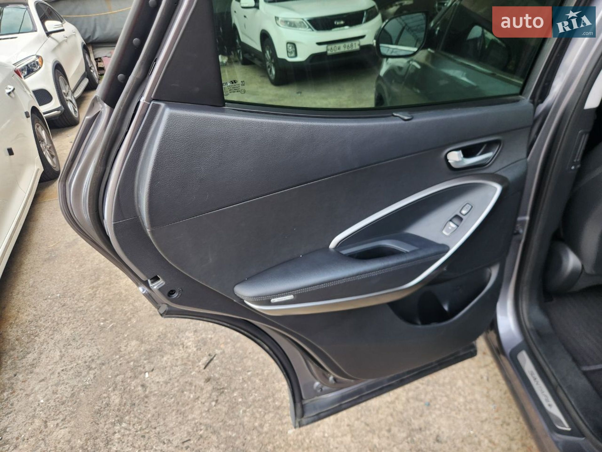 Hyundai Santa FE 2016 VIN KMHSW81UBGU690779 фото оголошення 13 з 23
